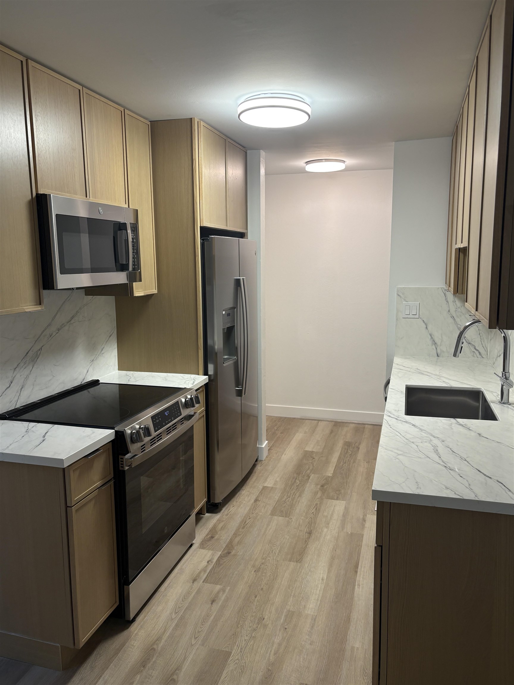 Front Image Thumbnail for BE41122913