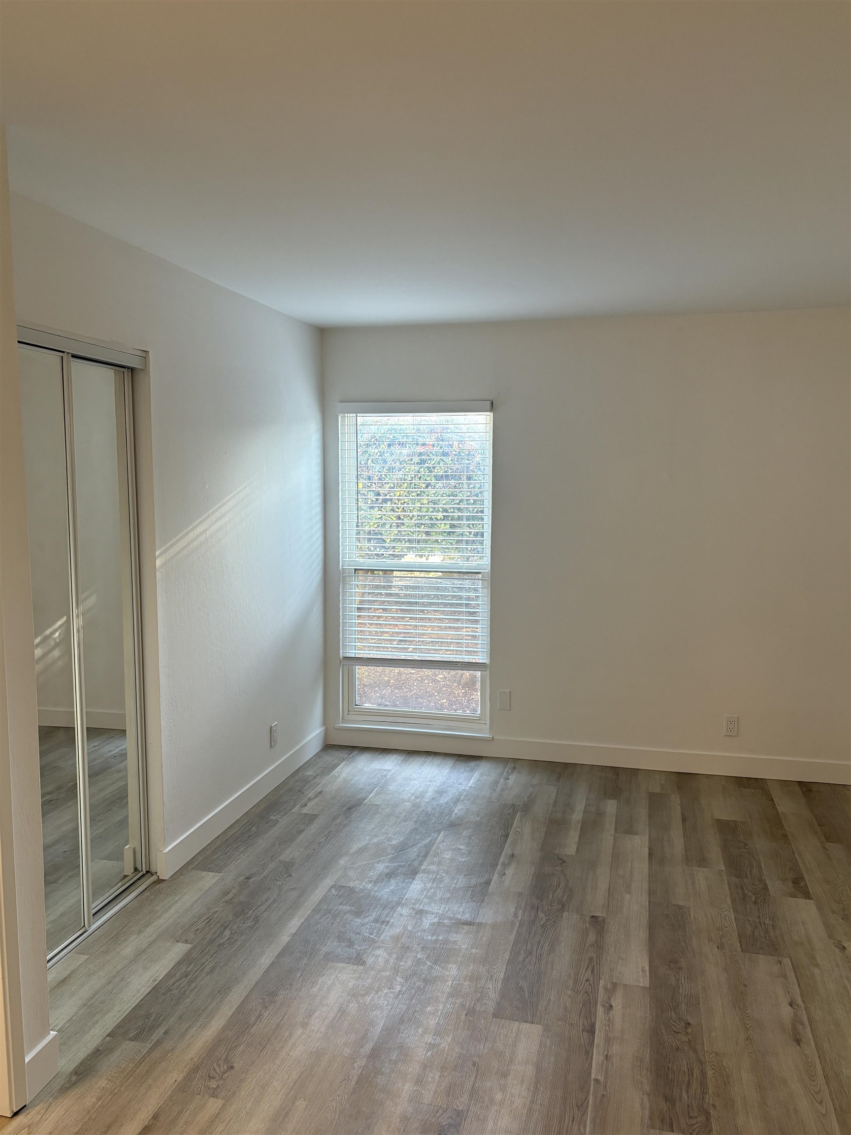 Detail Gallery Image 2 of 6 For #9,  Walnut Creek,  CA 94598 - 2 Beds | 2/1 Baths