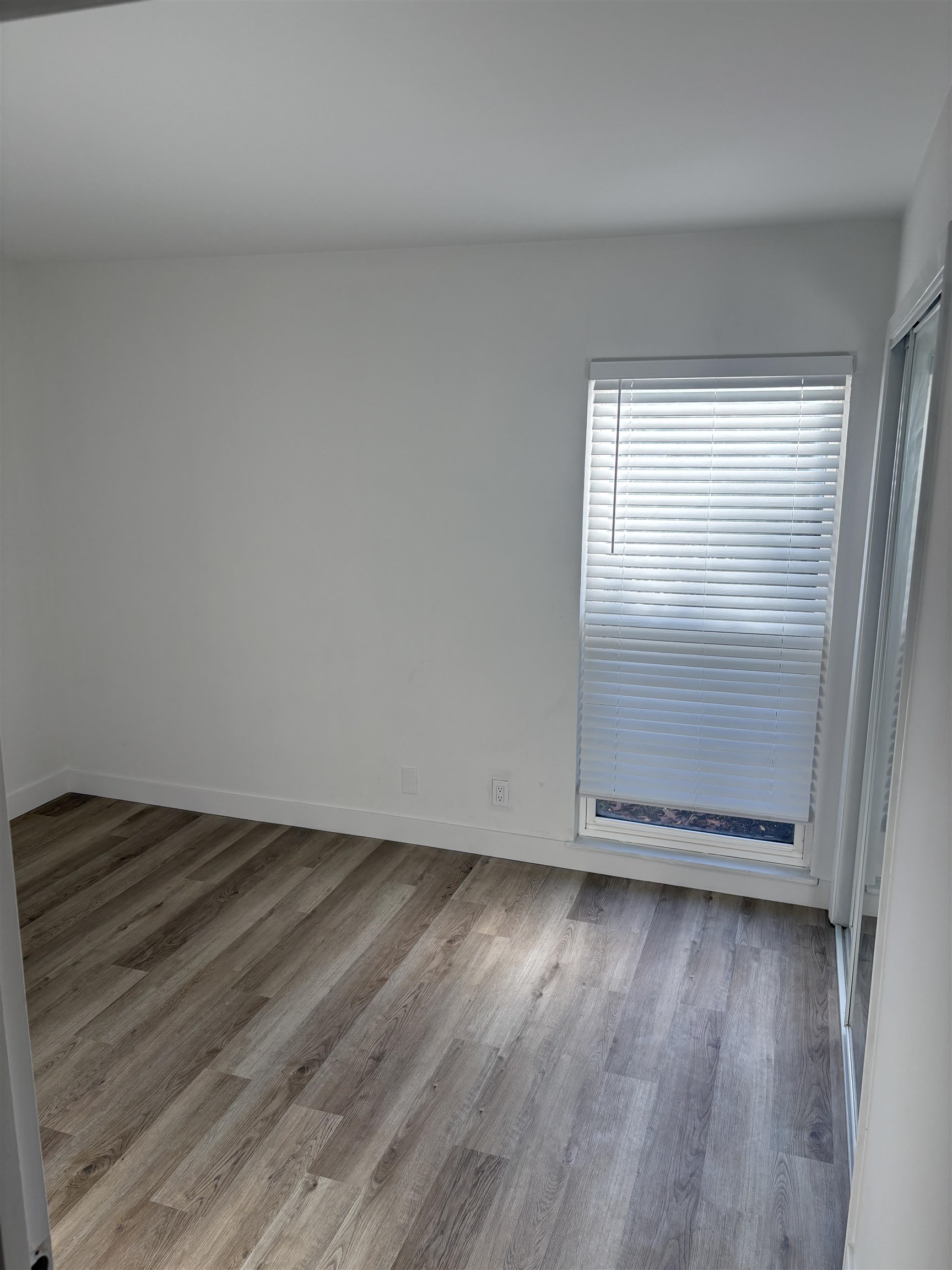 Detail Gallery Image 3 of 6 For #9,  Walnut Creek,  CA 94598 - 2 Beds | 2/1 Baths