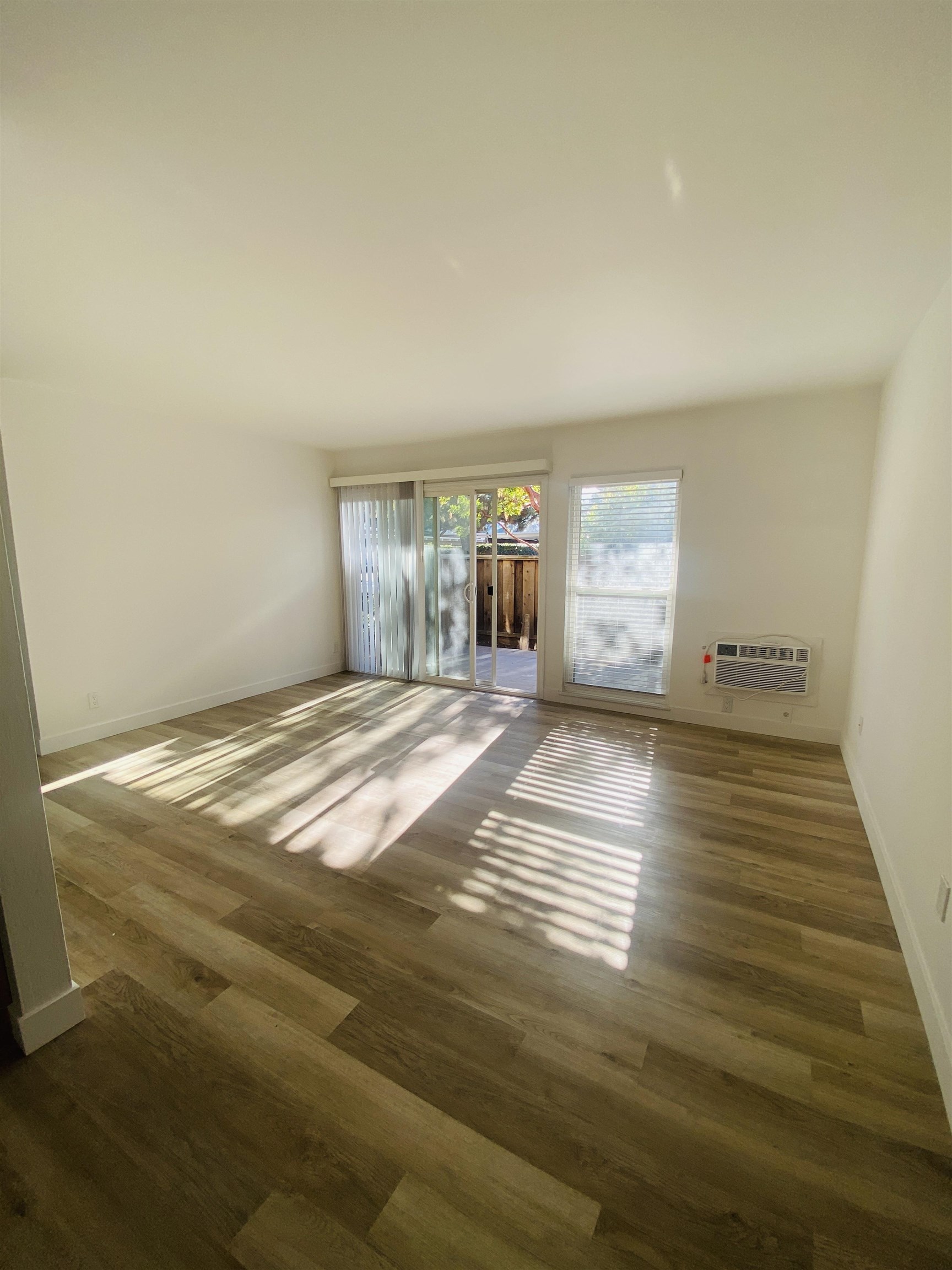 Detail Gallery Image 5 of 6 For #9,  Walnut Creek,  CA 94598 - 2 Beds | 2/1 Baths