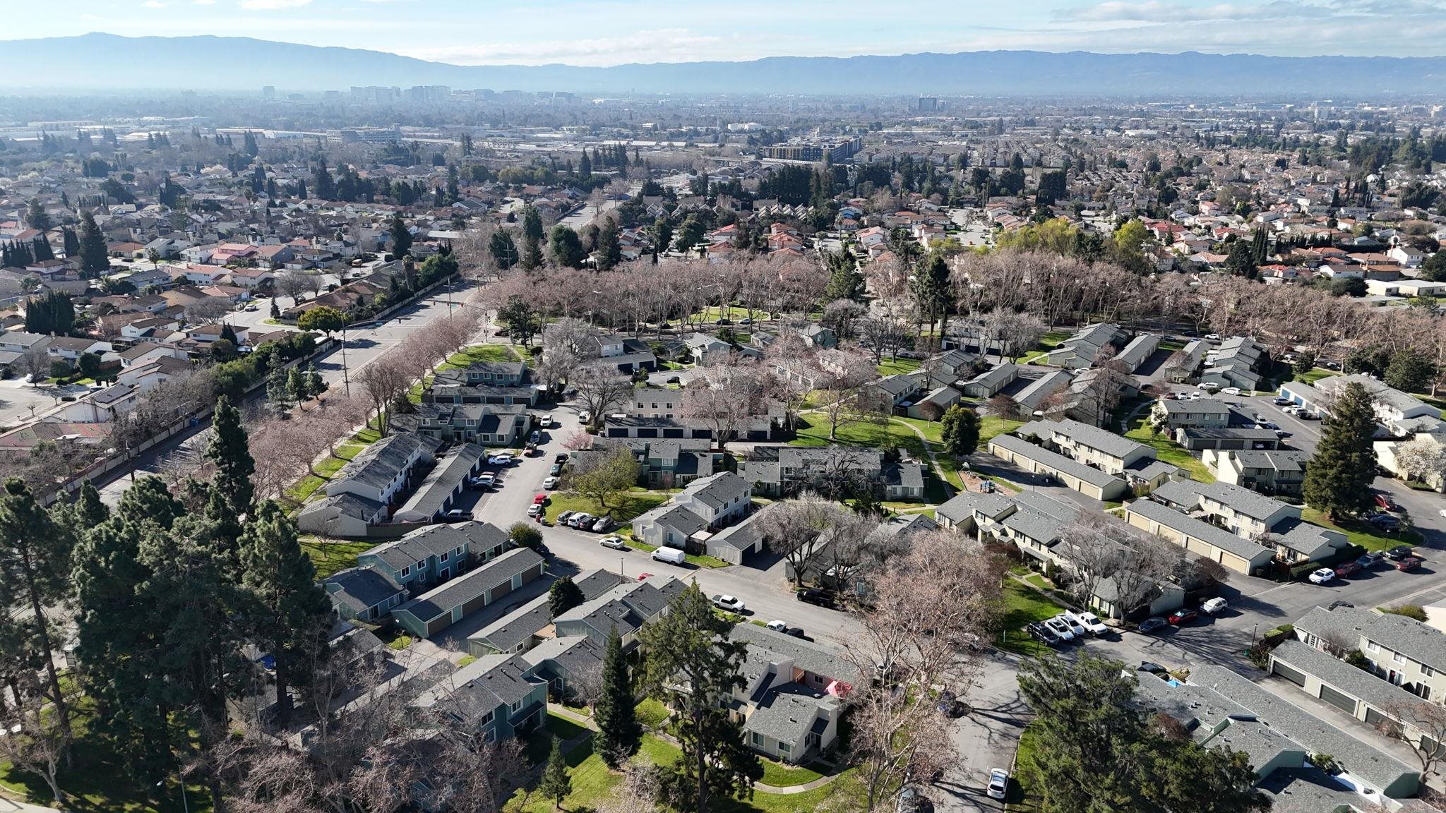 Detail Gallery Image 2 of 32 For 1135 Pandolfi Pl, San Jose,  CA 95131 - 4 Beds | 1/1 Baths