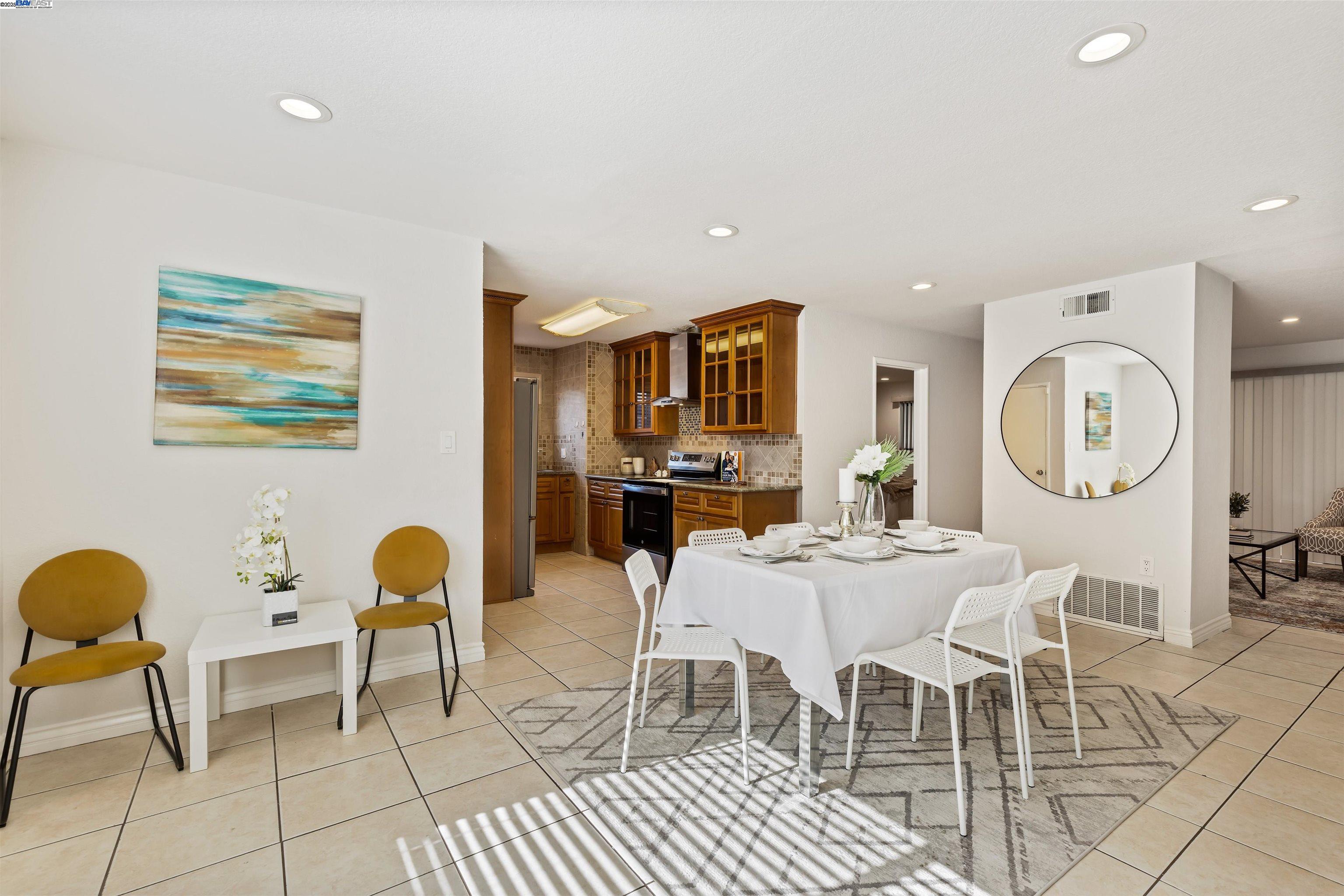 Front Image Thumbnail for BE41122917