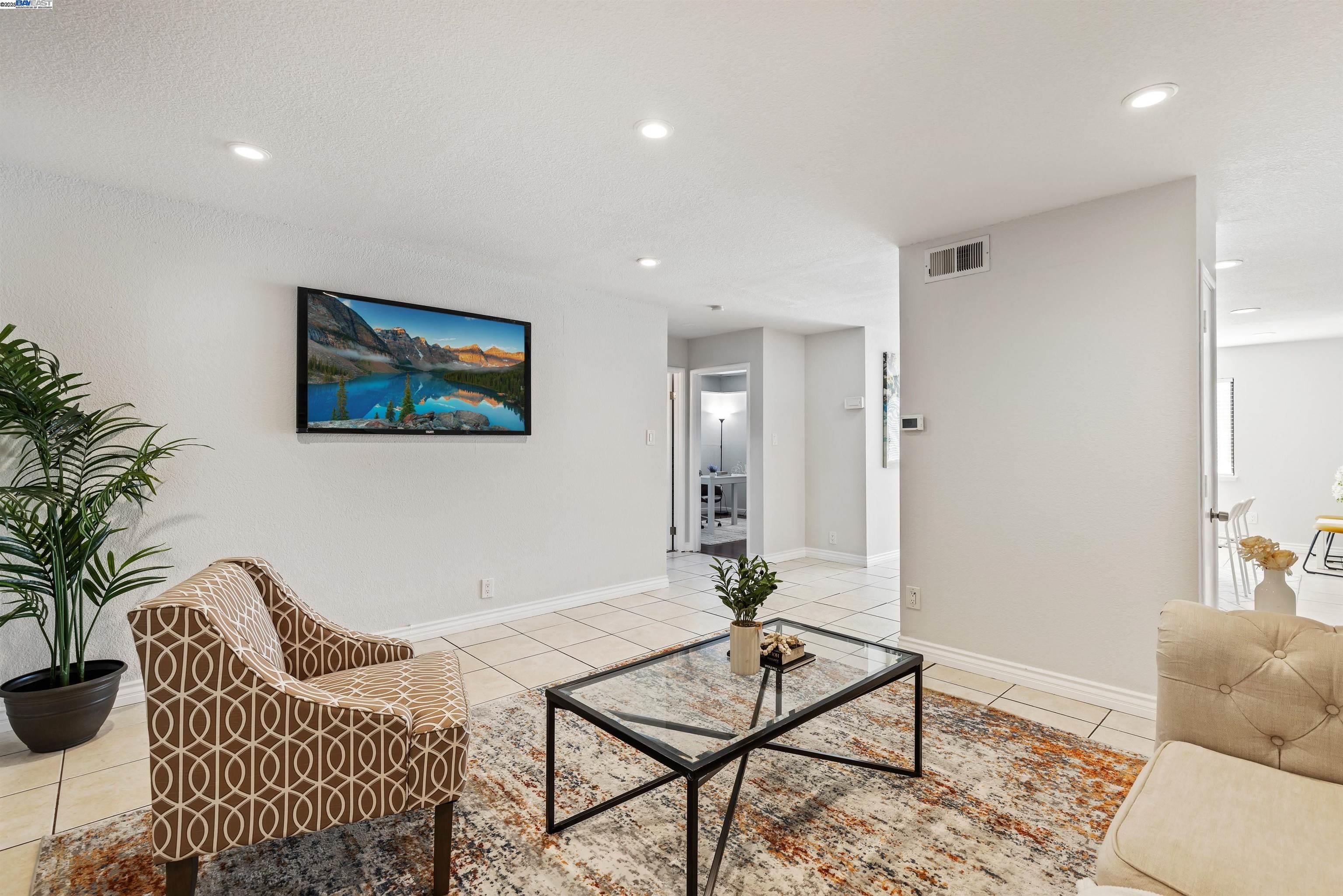 Detail Gallery Image 13 of 25 For 33528 13th Street, Union City,  CA 94587 - 3 Beds | 2 Baths