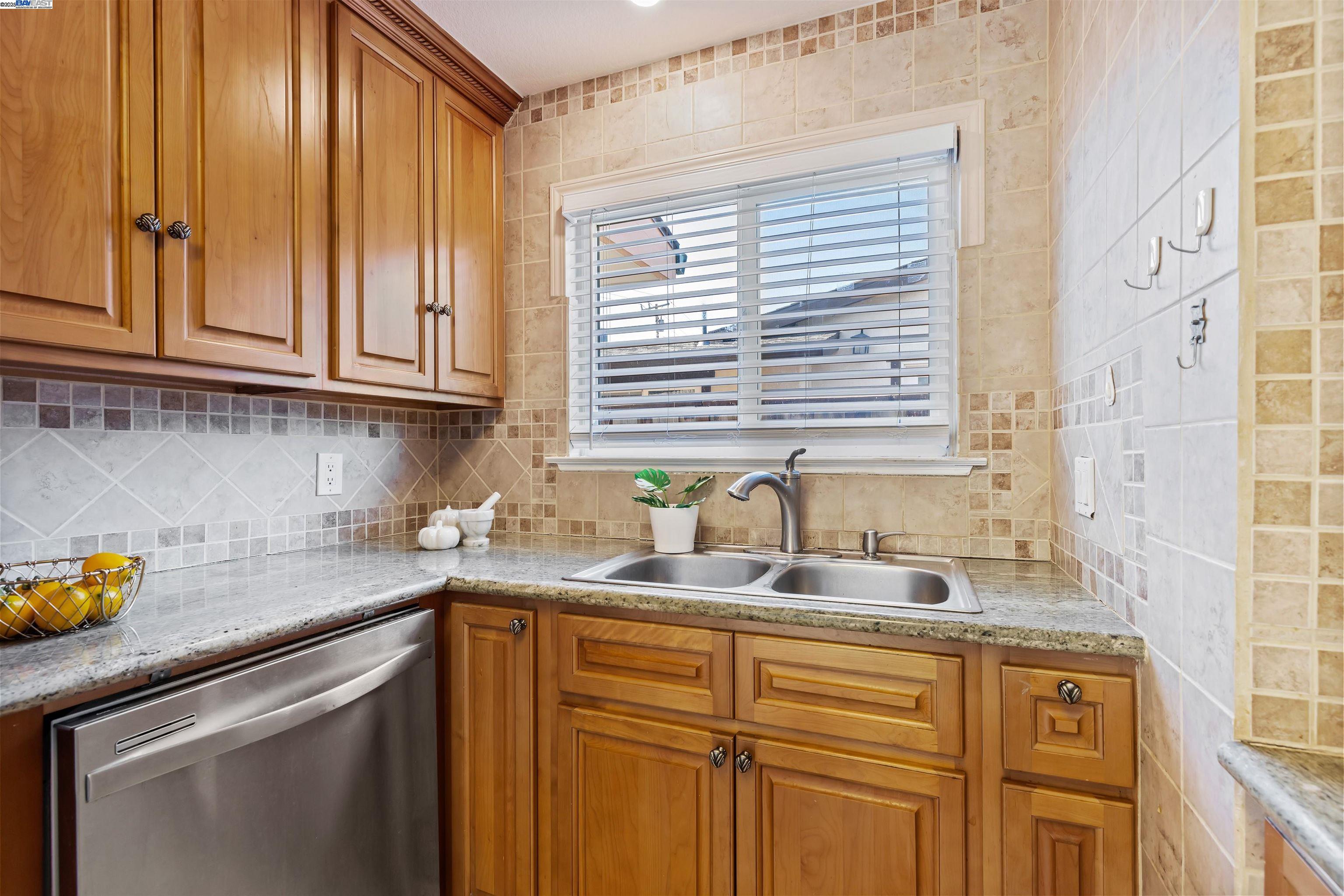 Detail Gallery Image 10 of 25 For 33528 13th Street, Union City,  CA 94587 - 3 Beds | 2 Baths