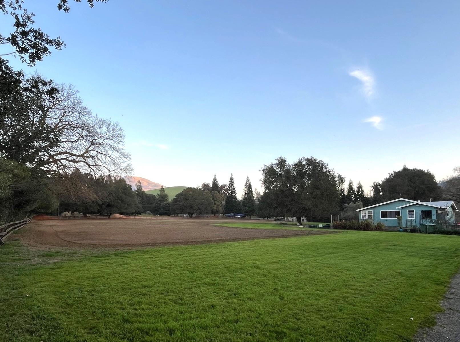 Detail Gallery Image 3 of 9 For 401 Pine Creek Road, Walnut Creek,  CA 94598-5133 - 2 Beds | 1/1 Baths