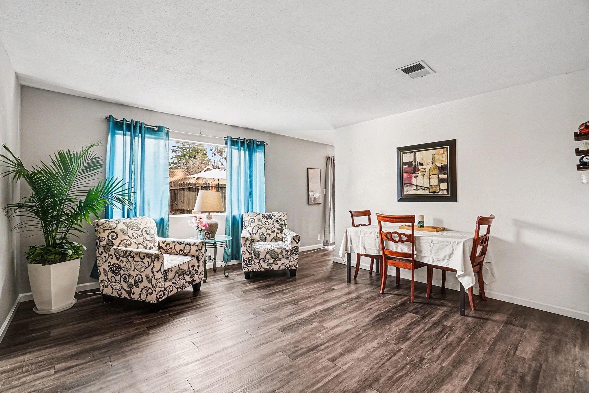 Detail Gallery Image 4 of 27 For 2725 Entrada Cir, Antioch,  CA 94509 - 3 Beds | 2 Baths