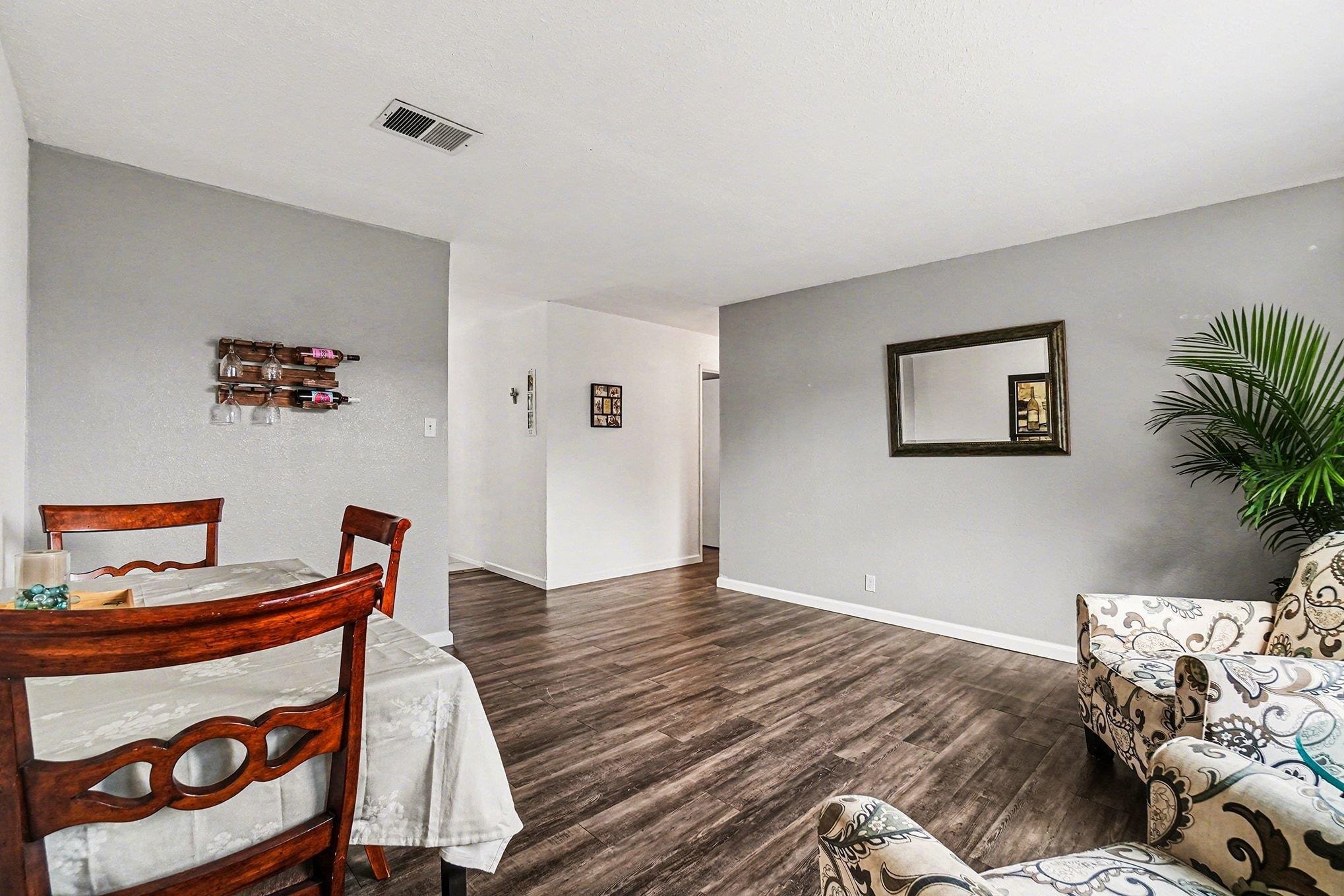 Detail Gallery Image 6 of 27 For 2725 Entrada Cir, Antioch,  CA 94509 - 3 Beds | 2 Baths