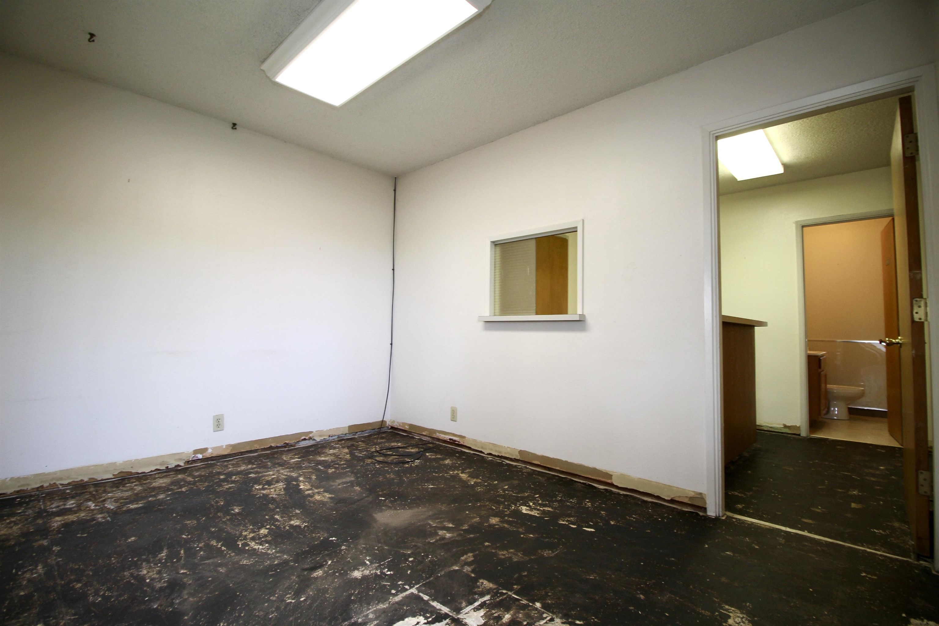 Detail Gallery Image 4 of 22 For 15845 Channel Street, San Lorenzo,  CA 94580 - 4 Beds | 1 Baths