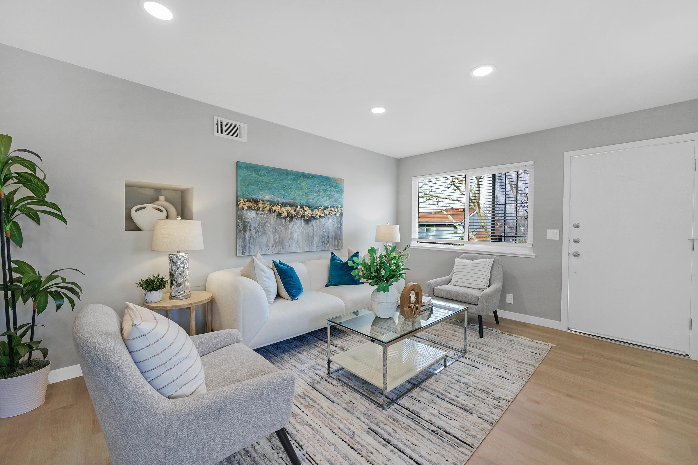 Photo #4: 41122927 Listing: Photo #4