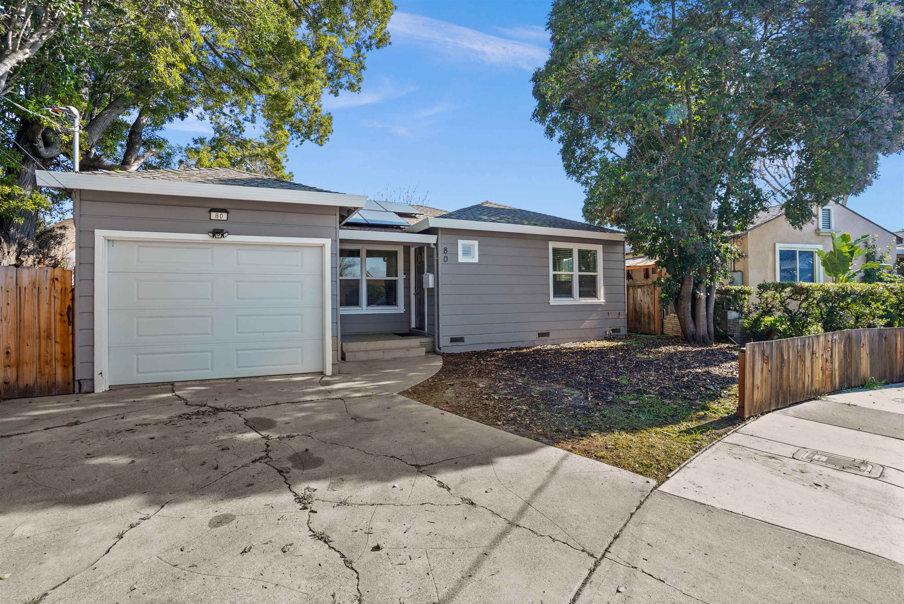 Detail Gallery Image 2 of 29 For 80 Loma Vista Way, Pittsburg,  CA 94565 - 3 Beds | 1 Baths