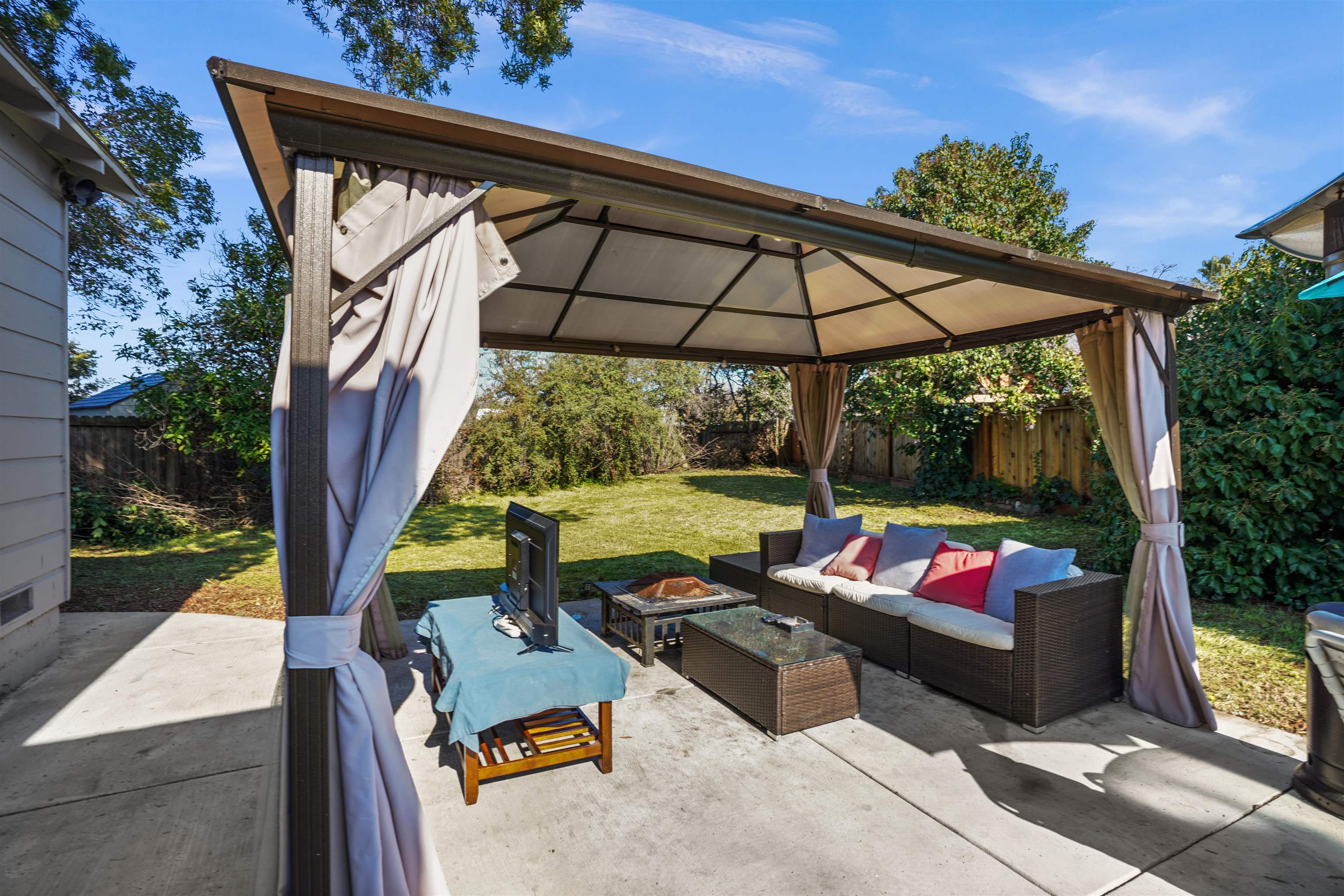 Detail Gallery Image 23 of 29 For 80 Loma Vista Way, Pittsburg,  CA 94565 - 3 Beds | 1 Baths