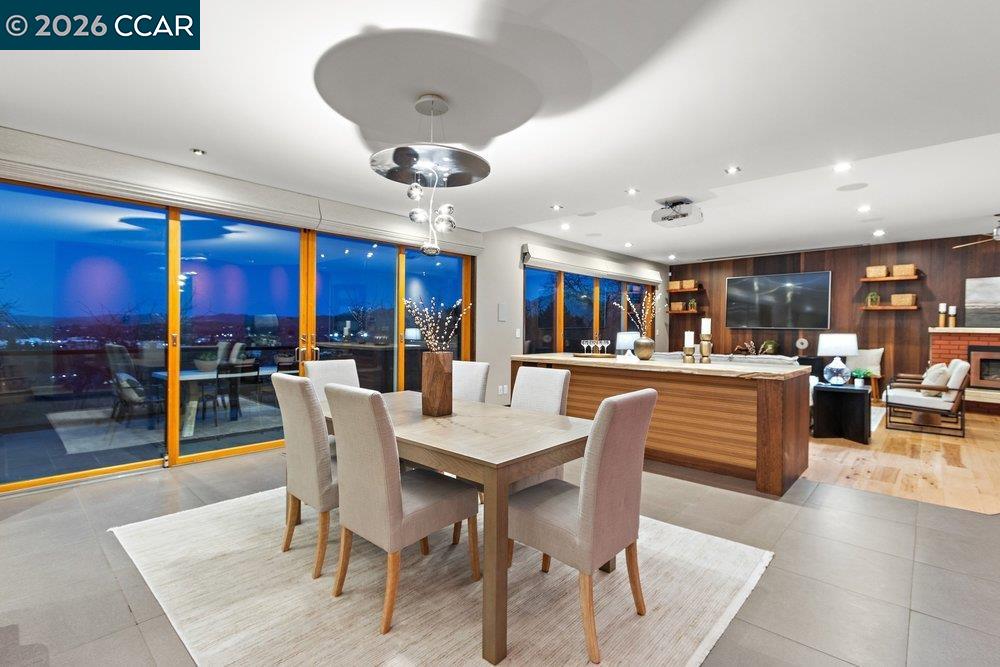 Detail Gallery Image 11 of 59 For 2083 Magnolia Way, Walnut Creek,  CA 94595 - 7 Beds | 4/1 Baths