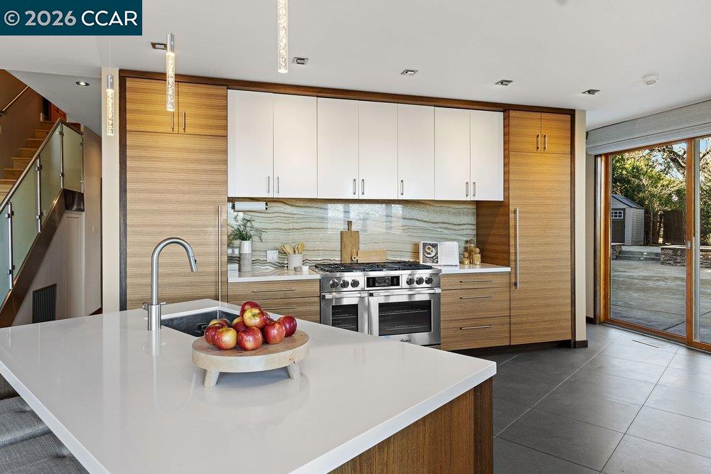 Detail Gallery Image 17 of 59 For 2083 Magnolia Way, Walnut Creek,  CA 94595 - 7 Beds | 4/1 Baths