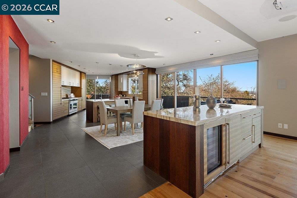 Detail Gallery Image 18 of 59 For 2083 Magnolia Way, Walnut Creek,  CA 94595 - 7 Beds | 4/1 Baths