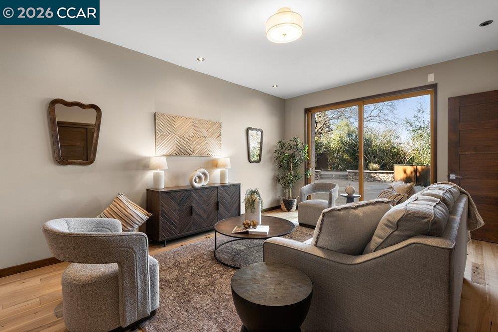 Detail Gallery Image 24 of 59 For 2083 Magnolia Way, Walnut Creek,  CA 94595 - 7 Beds | 4/1 Baths