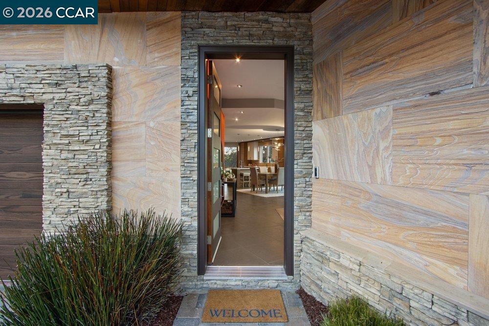 Detail Gallery Image 4 of 59 For 2083 Magnolia Way, Walnut Creek,  CA 94595 - 7 Beds | 4/1 Baths