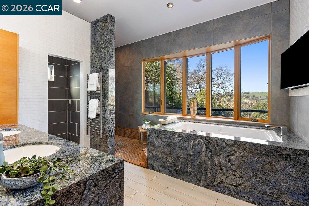 Detail Gallery Image 37 of 59 For 2083 Magnolia Way, Walnut Creek,  CA 94595 - 7 Beds | 4/1 Baths