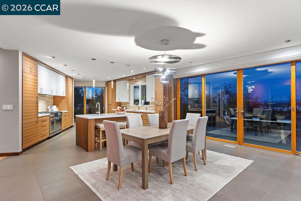 Detail Gallery Image 6 of 59 For 2083 Magnolia Way, Walnut Creek,  CA 94595 - 7 Beds | 4/1 Baths