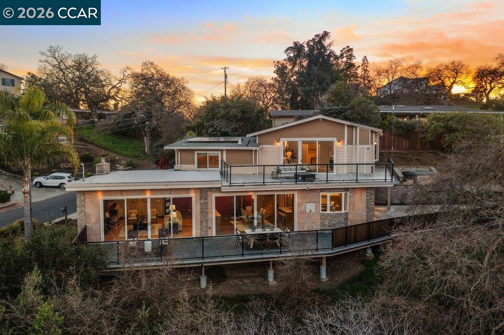 Detail Gallery Image 52 of 59 For 2083 Magnolia Way, Walnut Creek,  CA 94595 - 7 Beds | 4/1 Baths