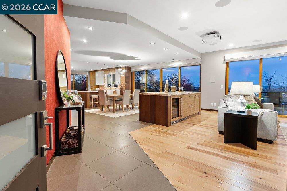 Detail Gallery Image 7 of 59 For 2083 Magnolia Way, Walnut Creek,  CA 94595 - 7 Beds | 4/1 Baths