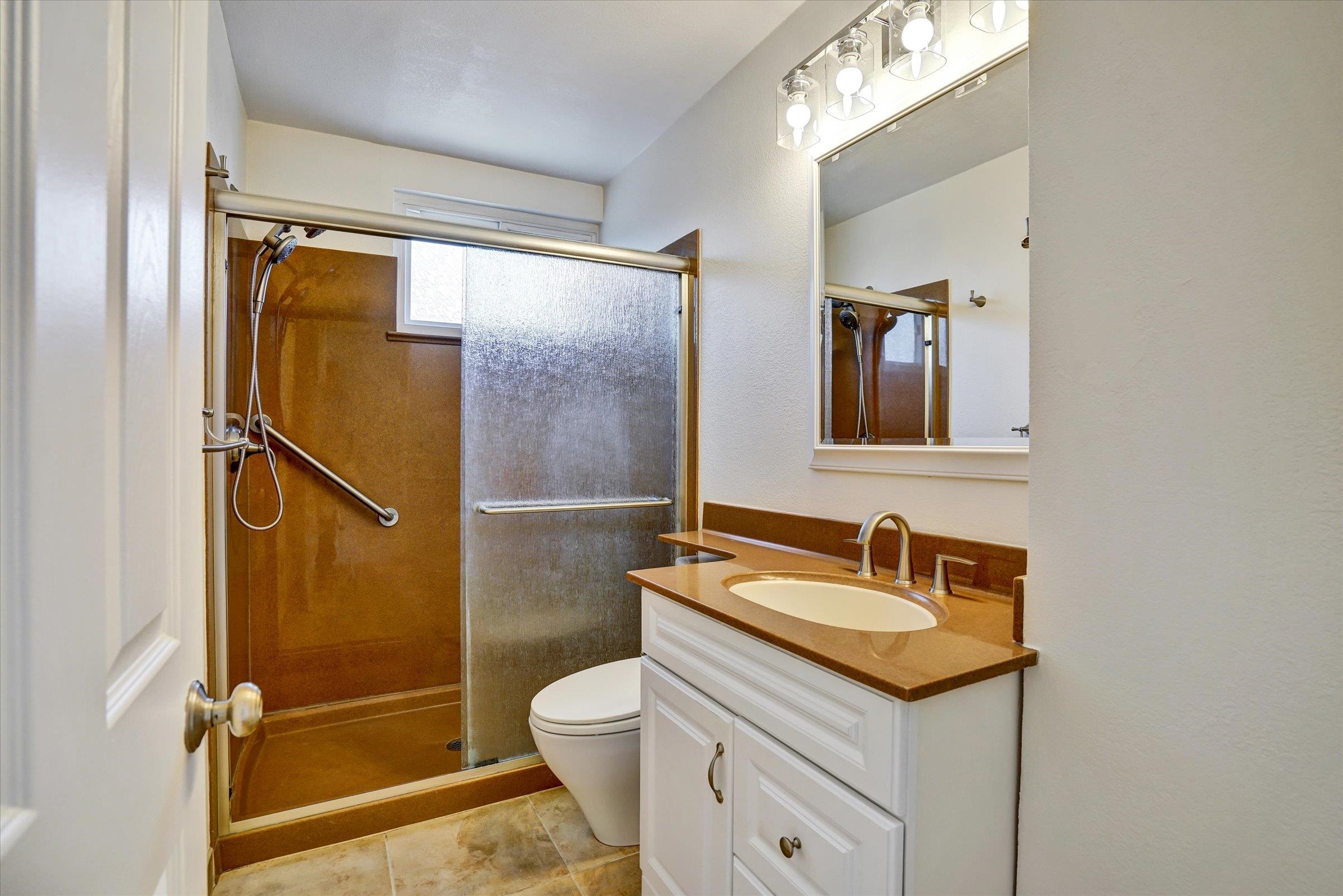 Detail Gallery Image 12 of 20 For 1966 Westover Dr, Pleasant Hill,  CA 94523 - 4 Beds | 3 Baths