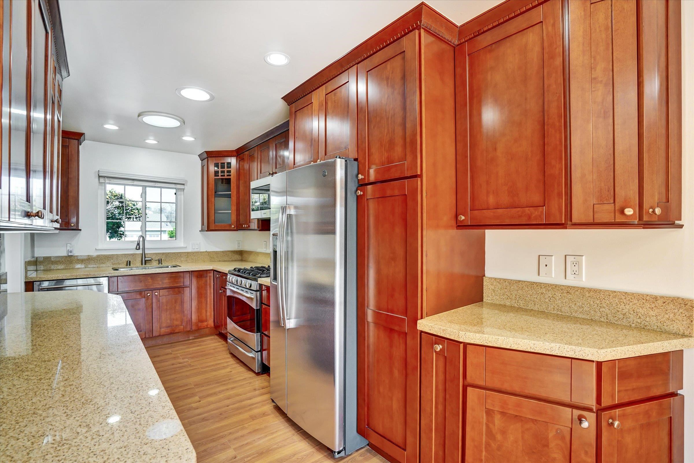 Detail Gallery Image 16 of 20 For 1966 Westover Dr, Pleasant Hill,  CA 94523 - 4 Beds | 3 Baths