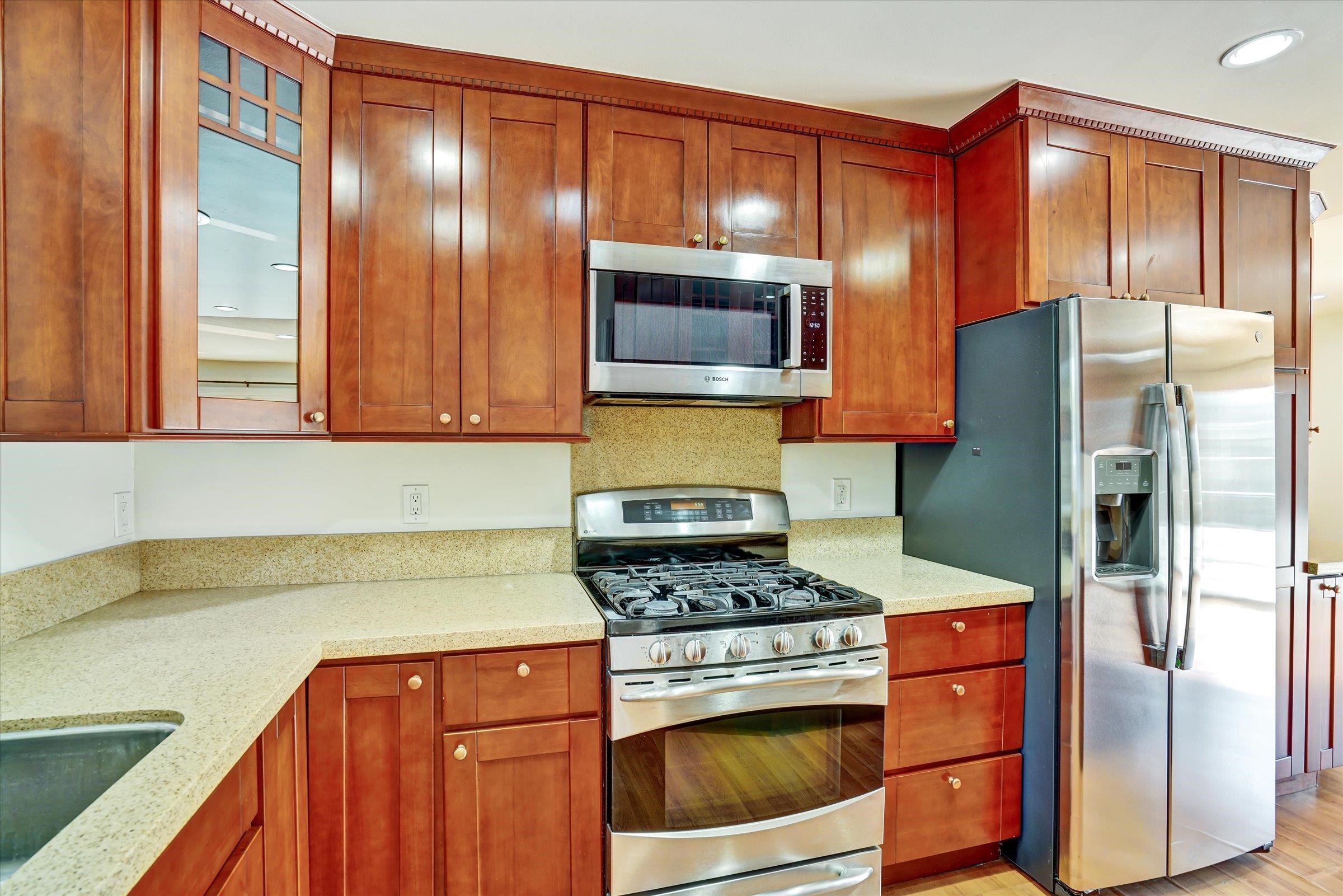 Detail Gallery Image 17 of 20 For 1966 Westover Dr, Pleasant Hill,  CA 94523 - 4 Beds | 3 Baths