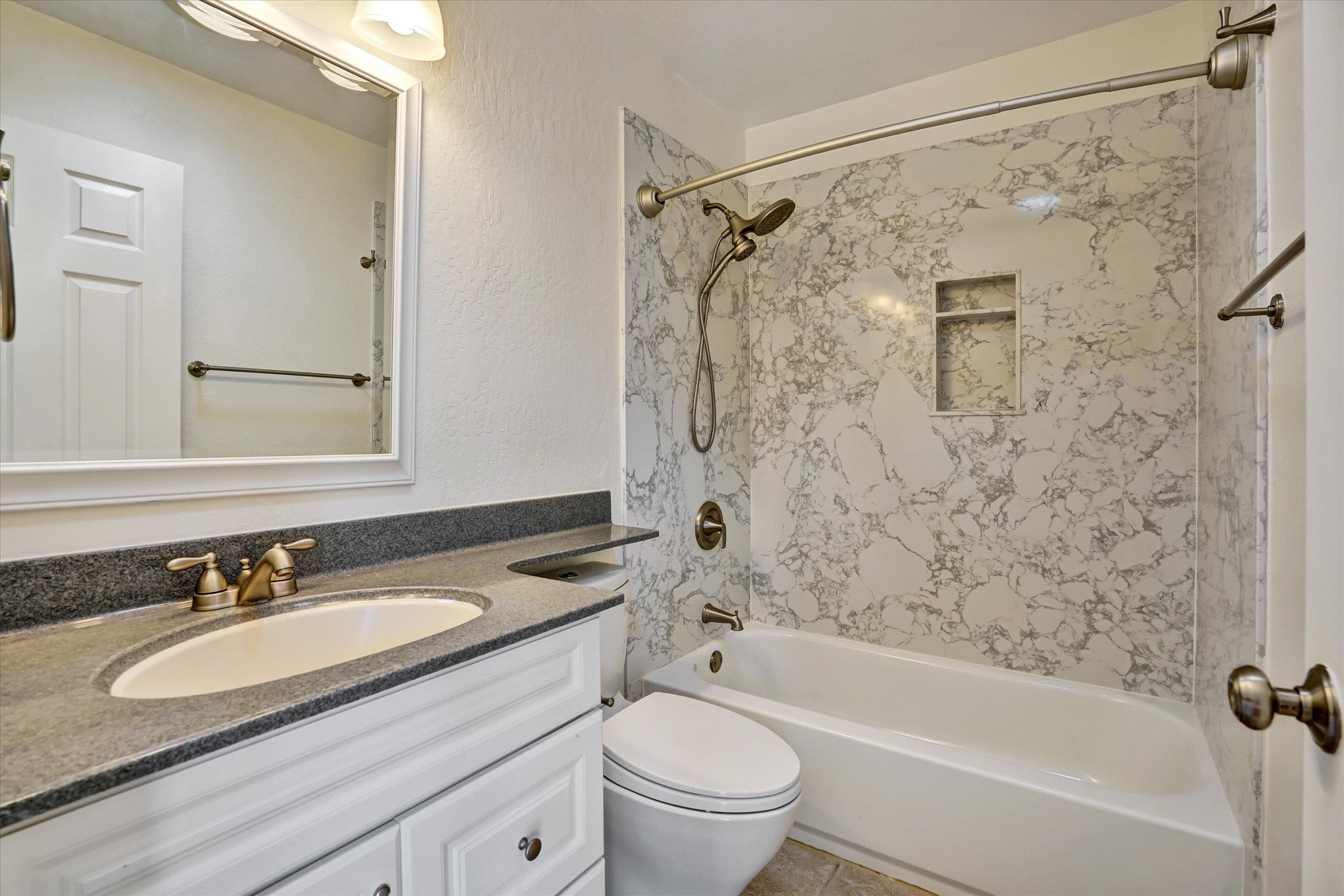 Detail Gallery Image 18 of 20 For 1966 Westover Dr, Pleasant Hill,  CA 94523 - 4 Beds | 3 Baths