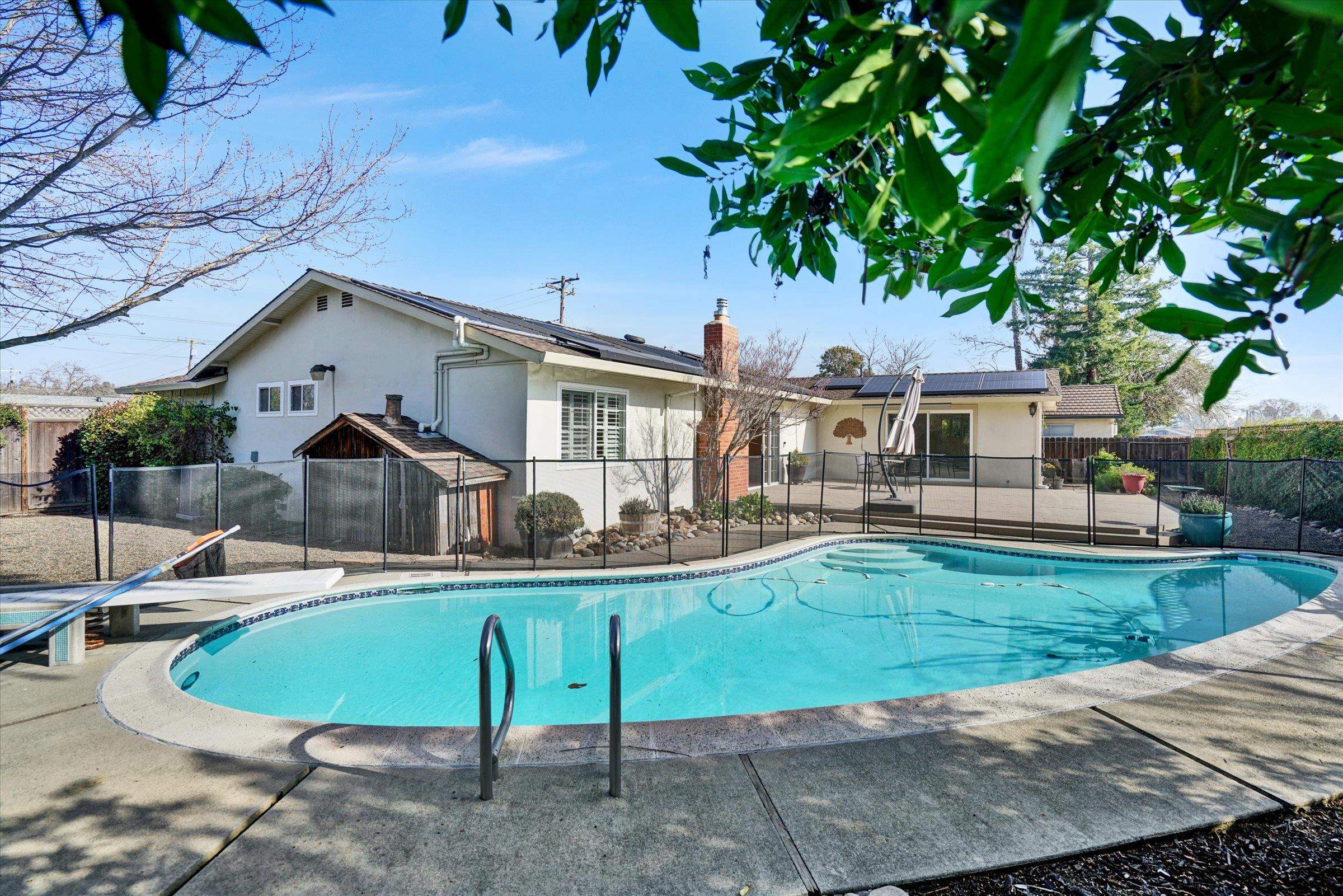 Detail Gallery Image 3 of 20 For 1966 Westover Dr, Pleasant Hill,  CA 94523 - 4 Beds | 3 Baths