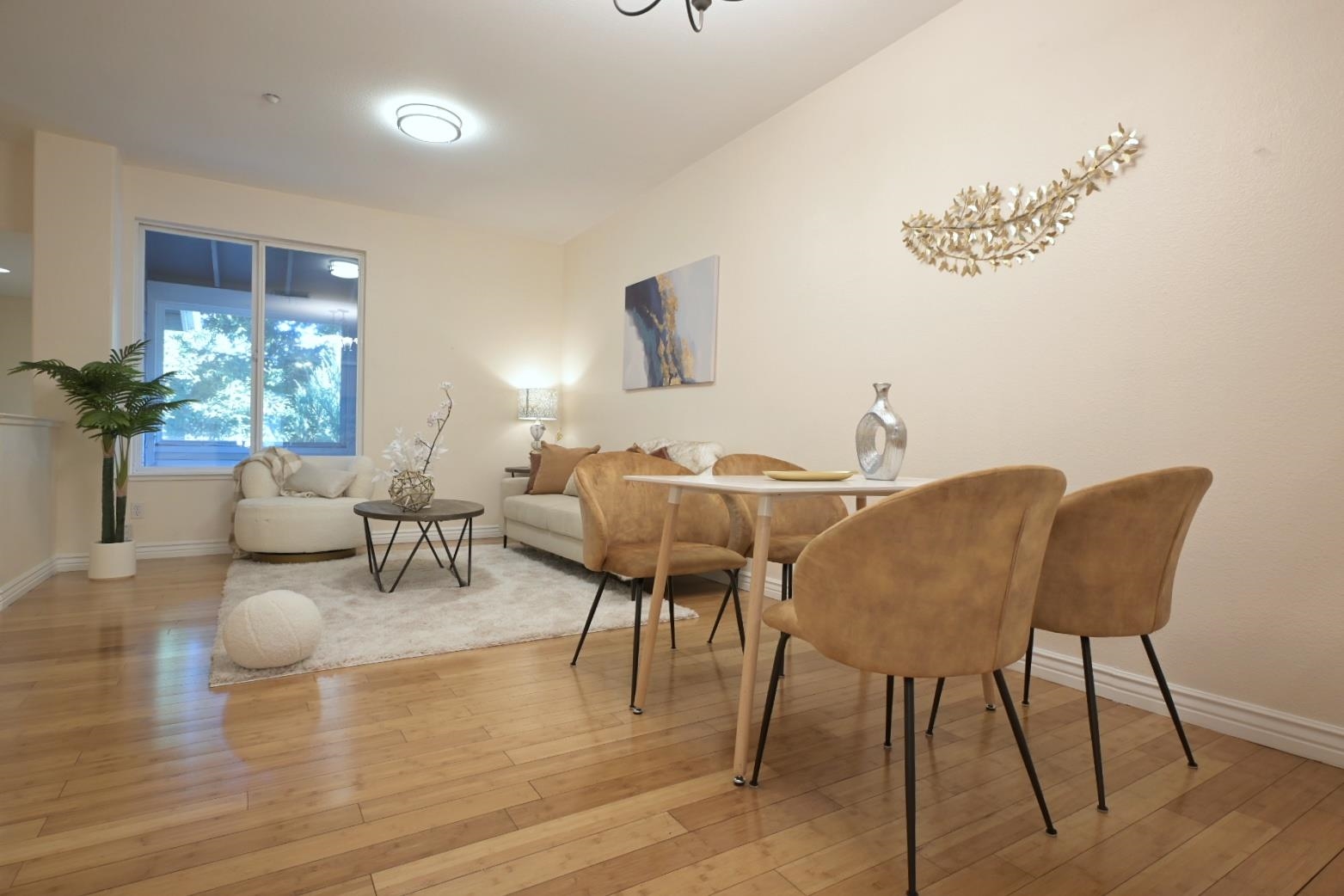 Photo #2: 41122937 Listing: Photo #2