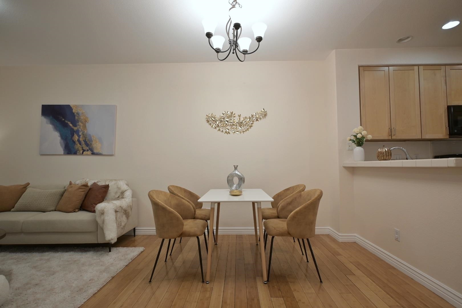 Photo #4: 41122937 Listing: Photo #4