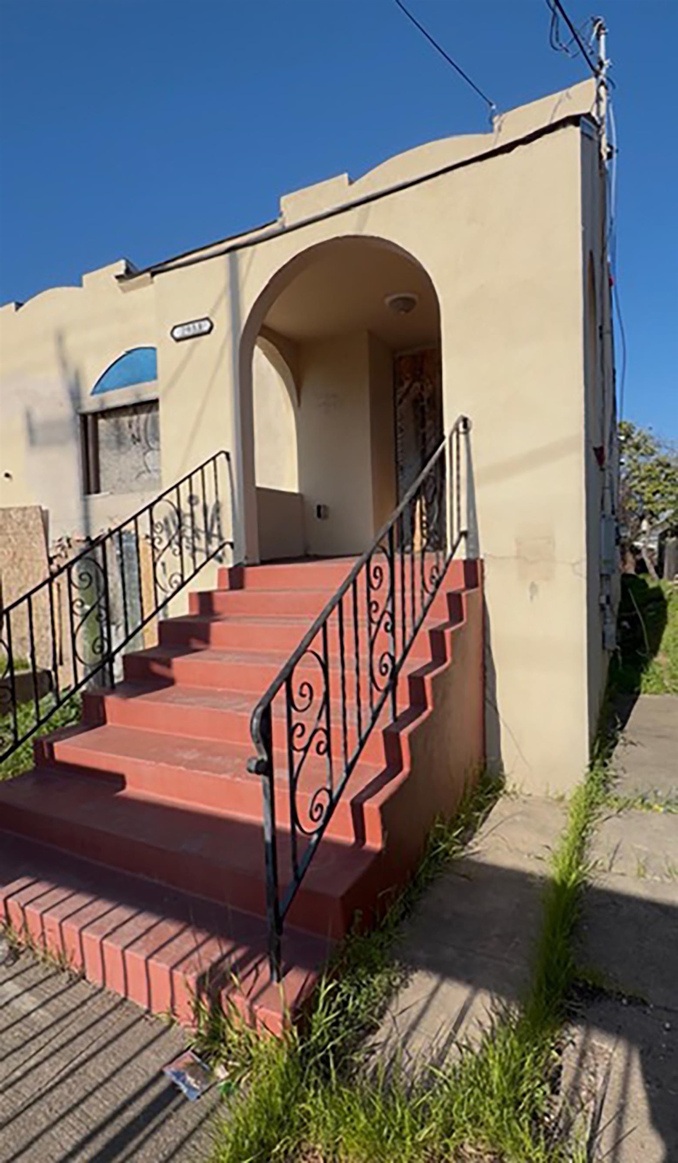 Detail Gallery Image 2 of 9 For 2933 35th Ave, Oakland,  CA 94619 - 4 Beds | 2/1 Baths