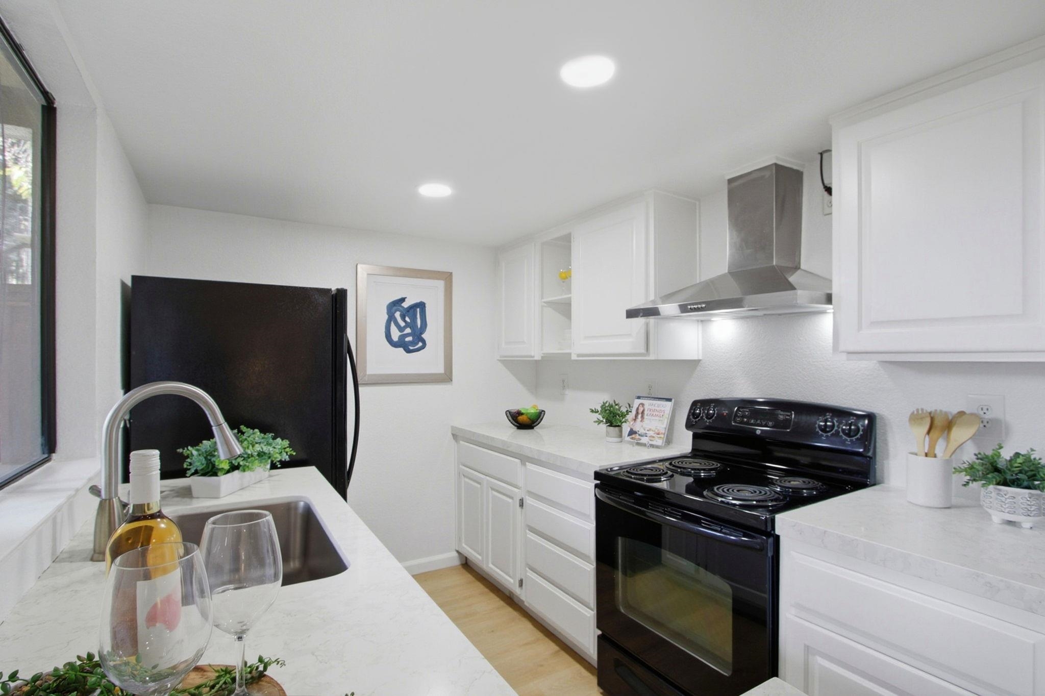 Detail Gallery Image 10 of 27 For 5382 Makati Cir, San Jose,  CA 95123 - 1 Beds | 1 Baths