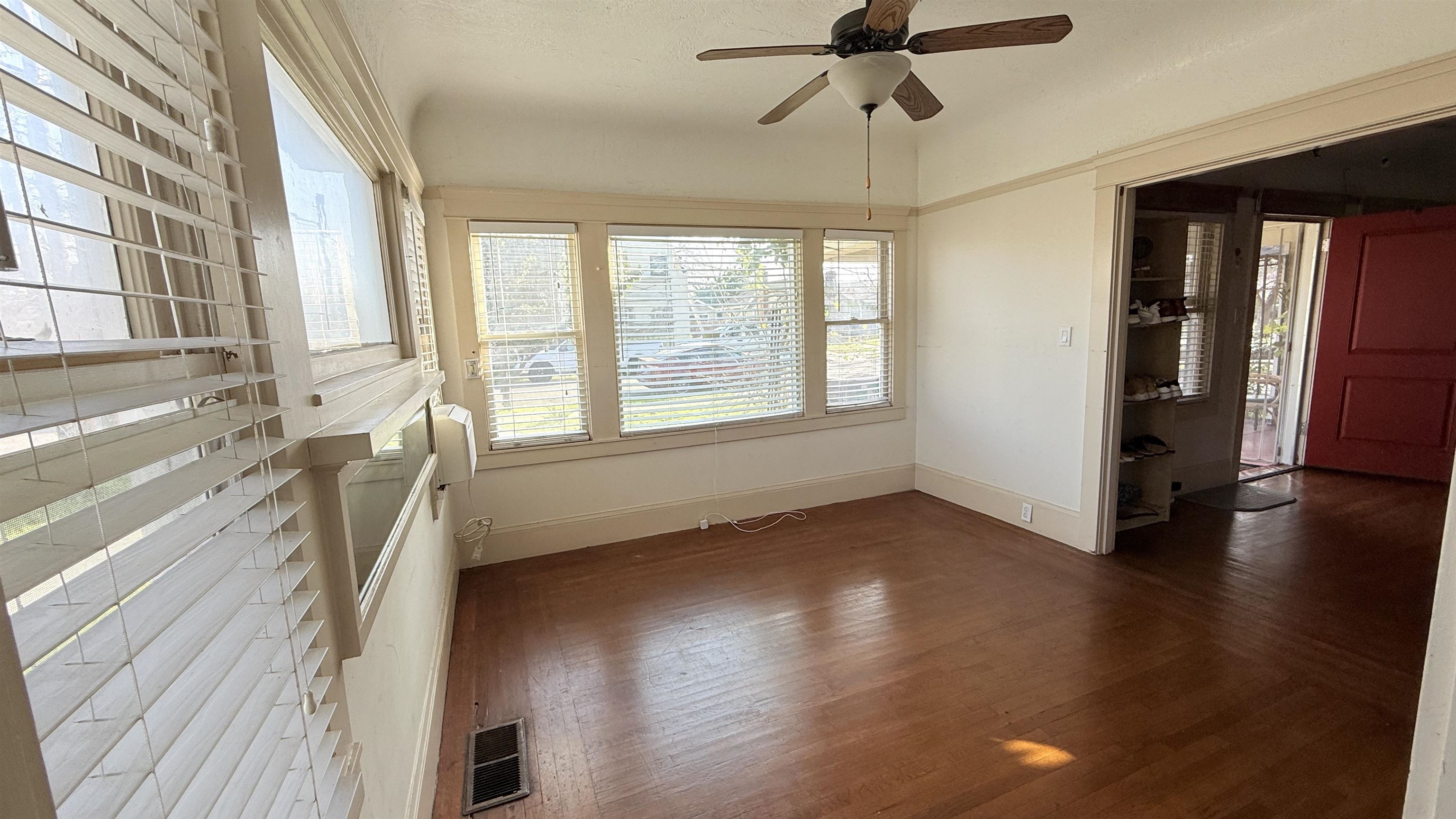 Detail Gallery Image 15 of 19 For 705 W Elm, Stockton,  CA 95204 - 2 Beds | 2 Baths