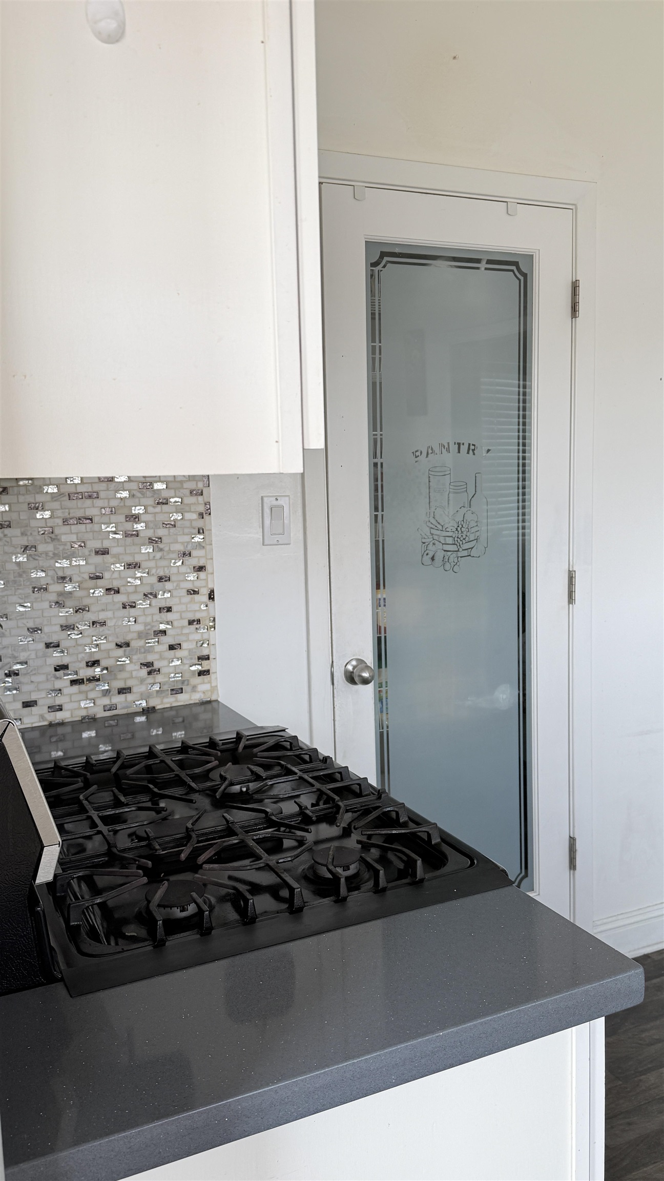 Detail Gallery Image 10 of 19 For 705 W Elm, Stockton,  CA 95204 - 2 Beds | 2 Baths