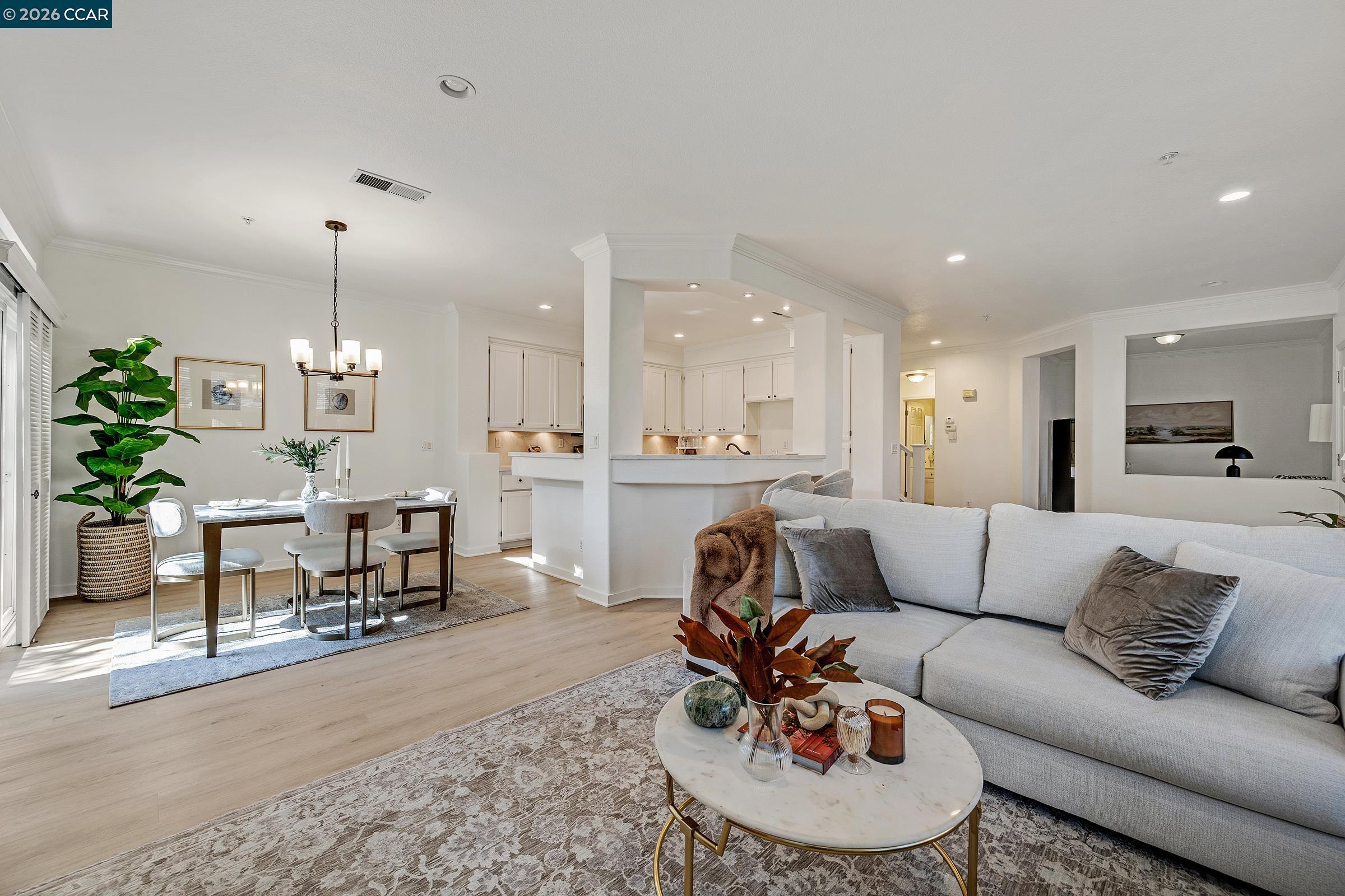 Photo #2: 41122945 Listing: Photo #2