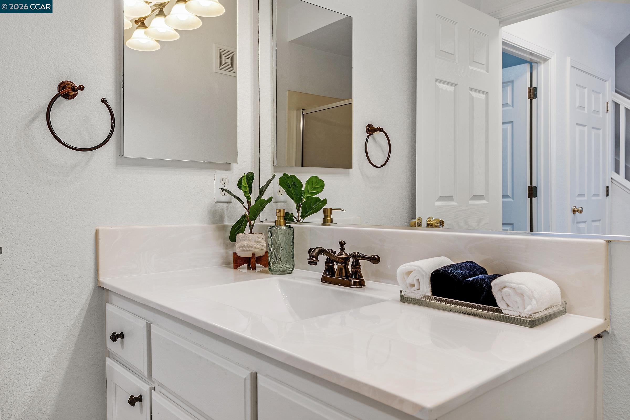 Photo #8: 41122945 Listing: Photo #8