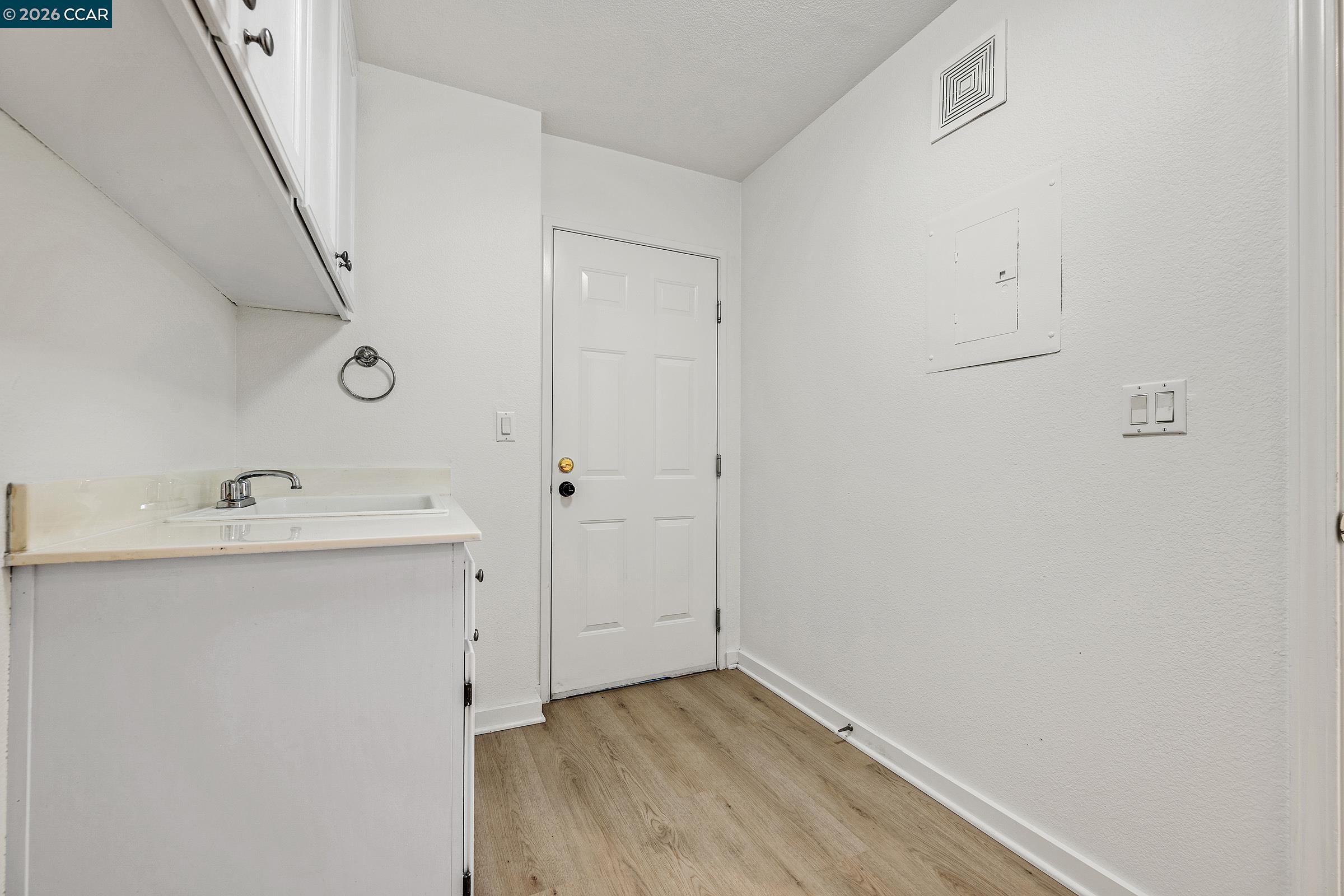 Photo #9: 41122945 Listing: Photo #9