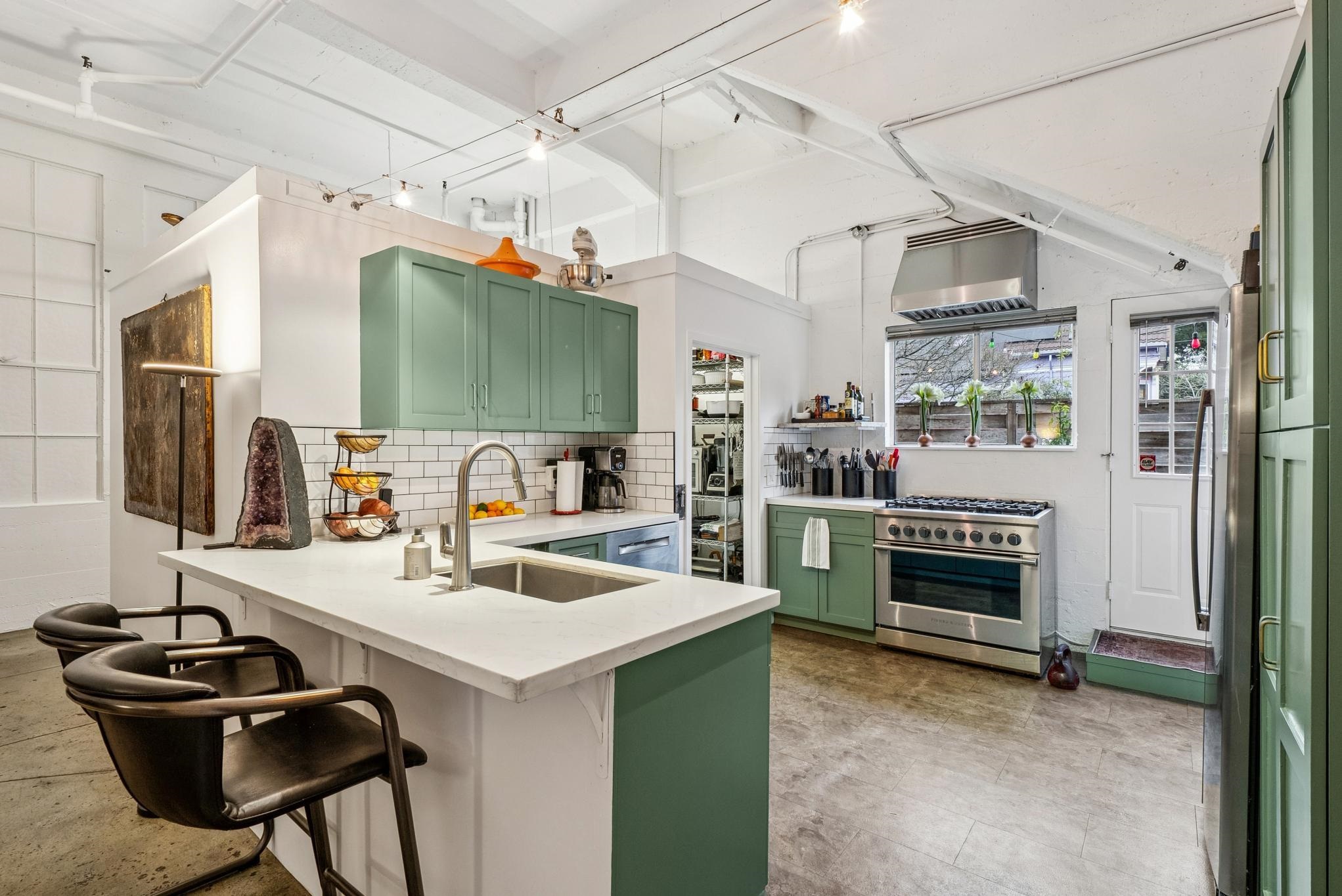 Photo #4: 41122946 Listing: Photo #4