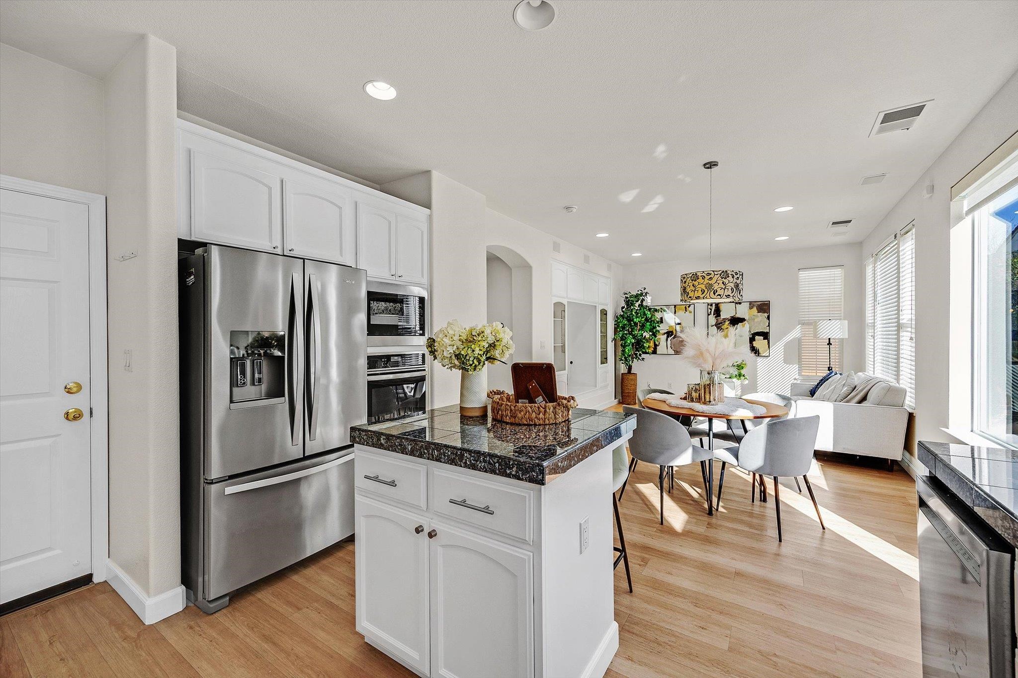 Detail Gallery Image 12 of 44 For 4185 Font Ct, Dublin,  CA 94568 - 3 Beds | 2/1 Baths