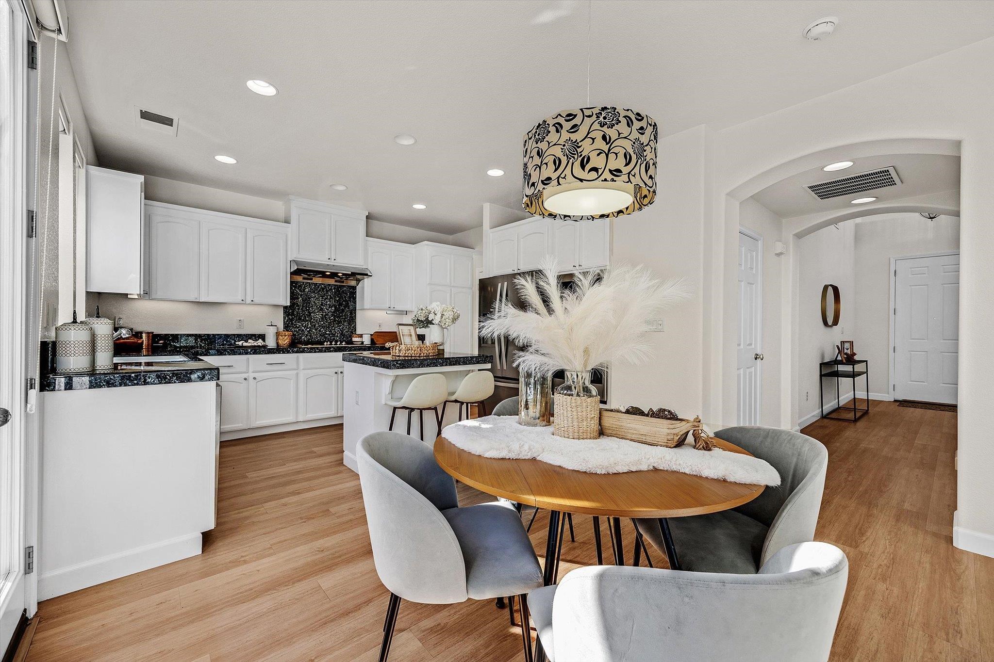 Detail Gallery Image 8 of 44 For 4185 Font Ct, Dublin,  CA 94568 - 3 Beds | 2/1 Baths