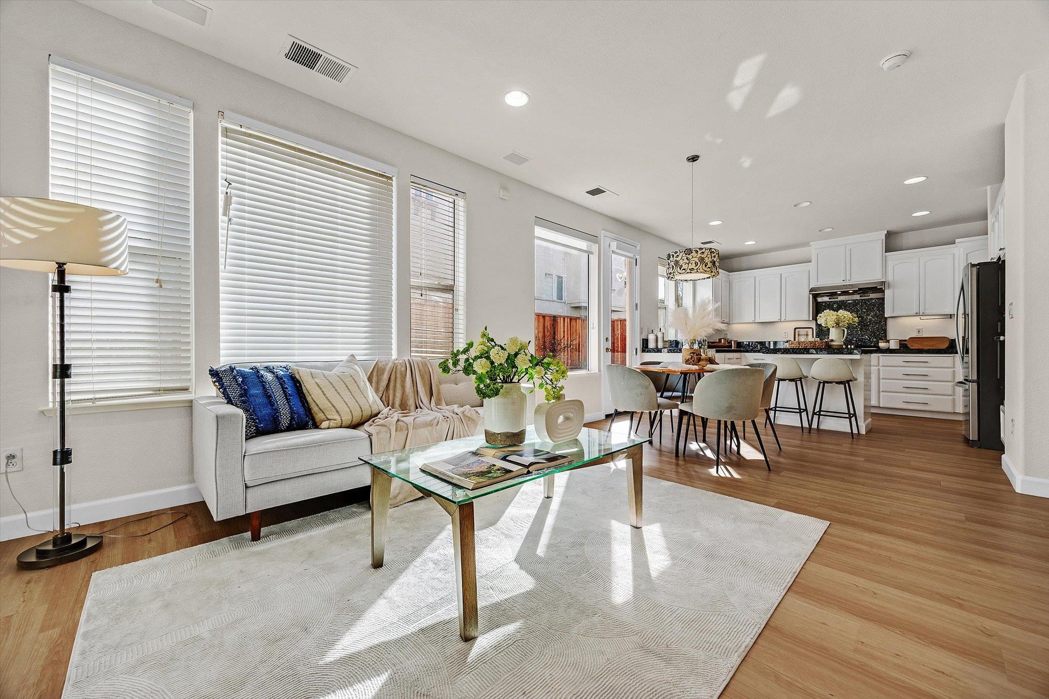 Detail Gallery Image 9 of 44 For 4185 Font Ct, Dublin,  CA 94568 - 3 Beds | 2/1 Baths