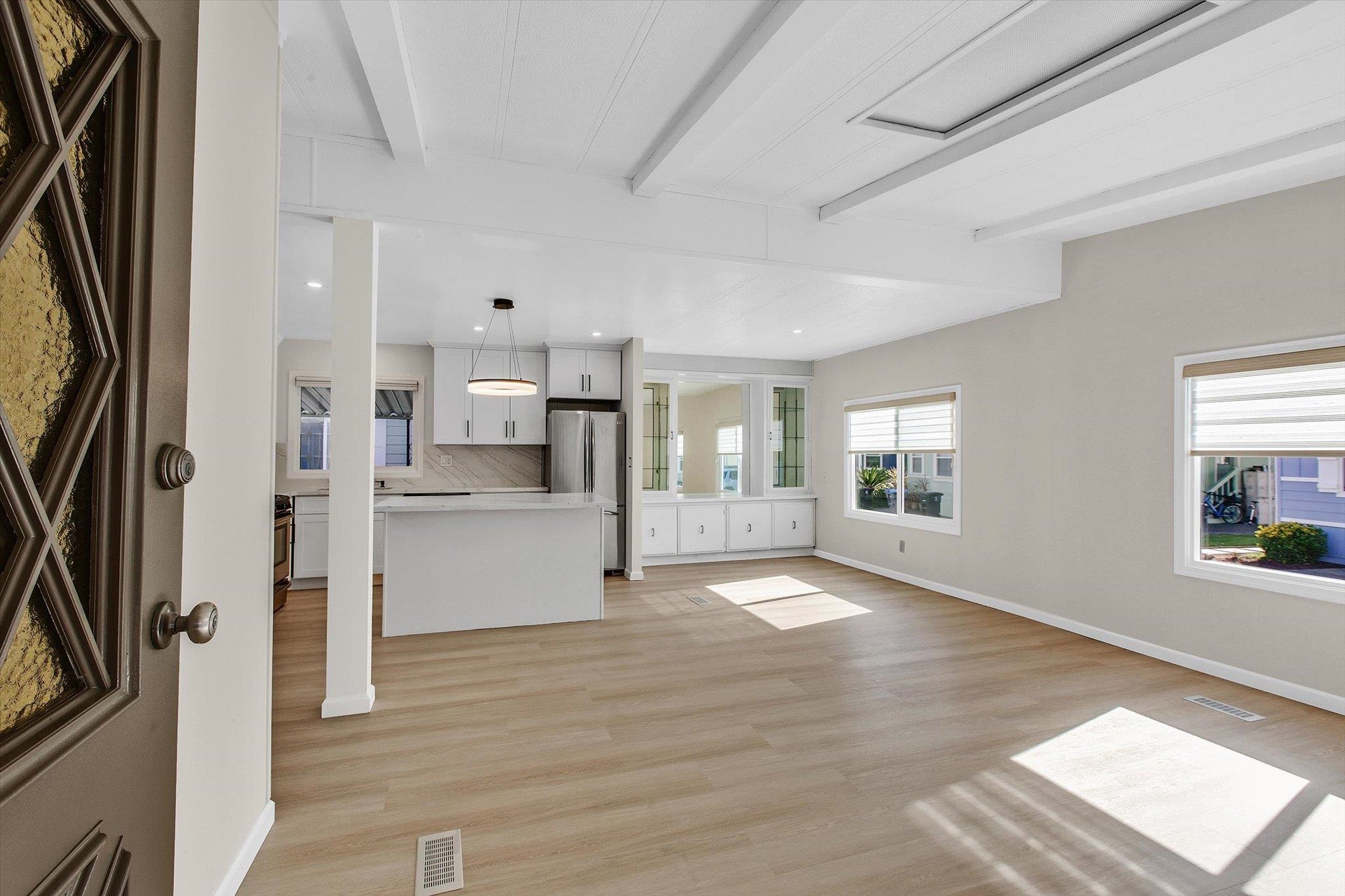 Detail Gallery Image 13 of 45 For 1075 Space Park Way #52,  Mountain View,  CA 94043 - 3 Beds | 2 Baths