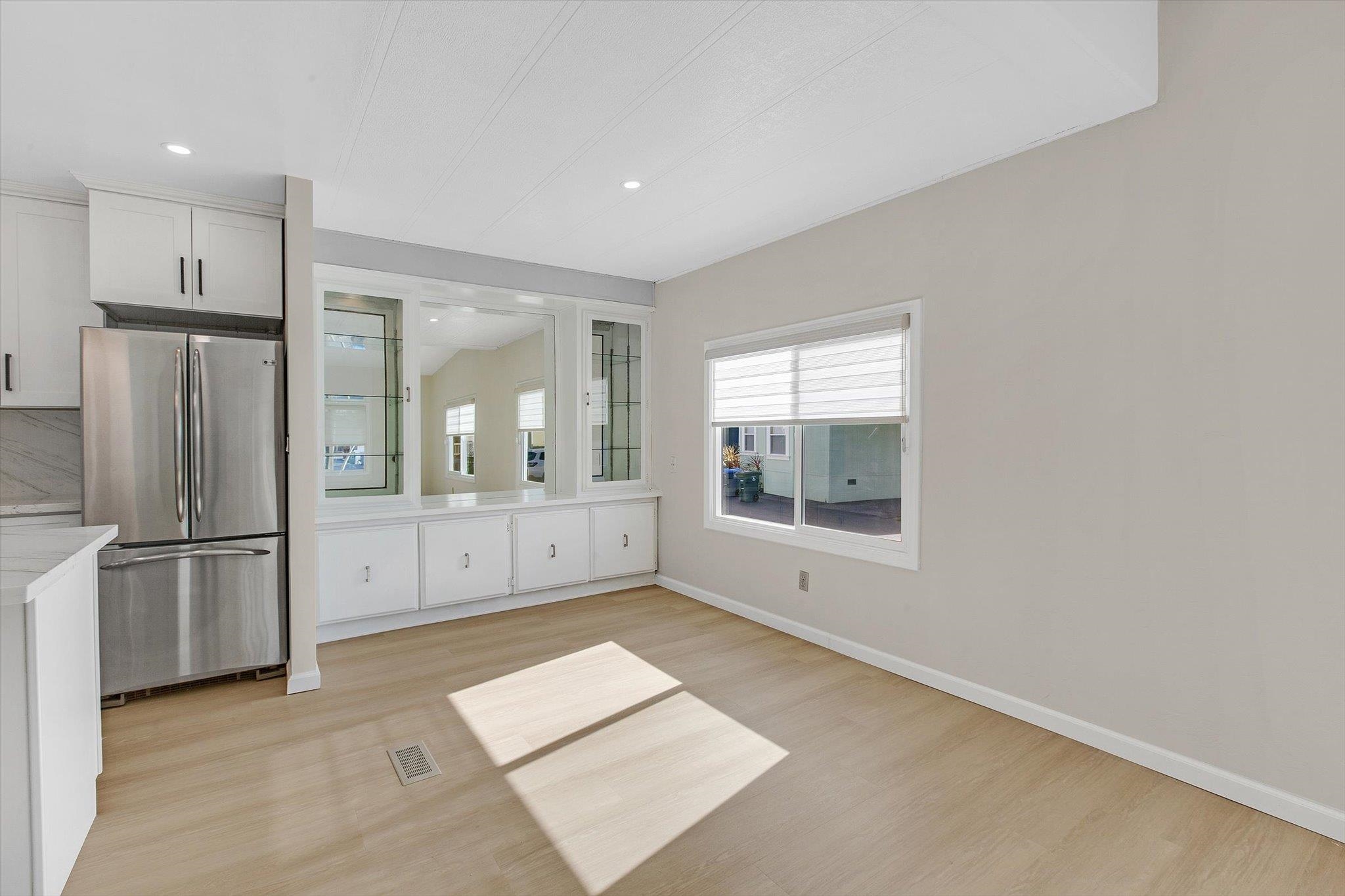 Detail Gallery Image 17 of 45 For 1075 Space Park Way #52,  Mountain View,  CA 94043 - 3 Beds | 2 Baths