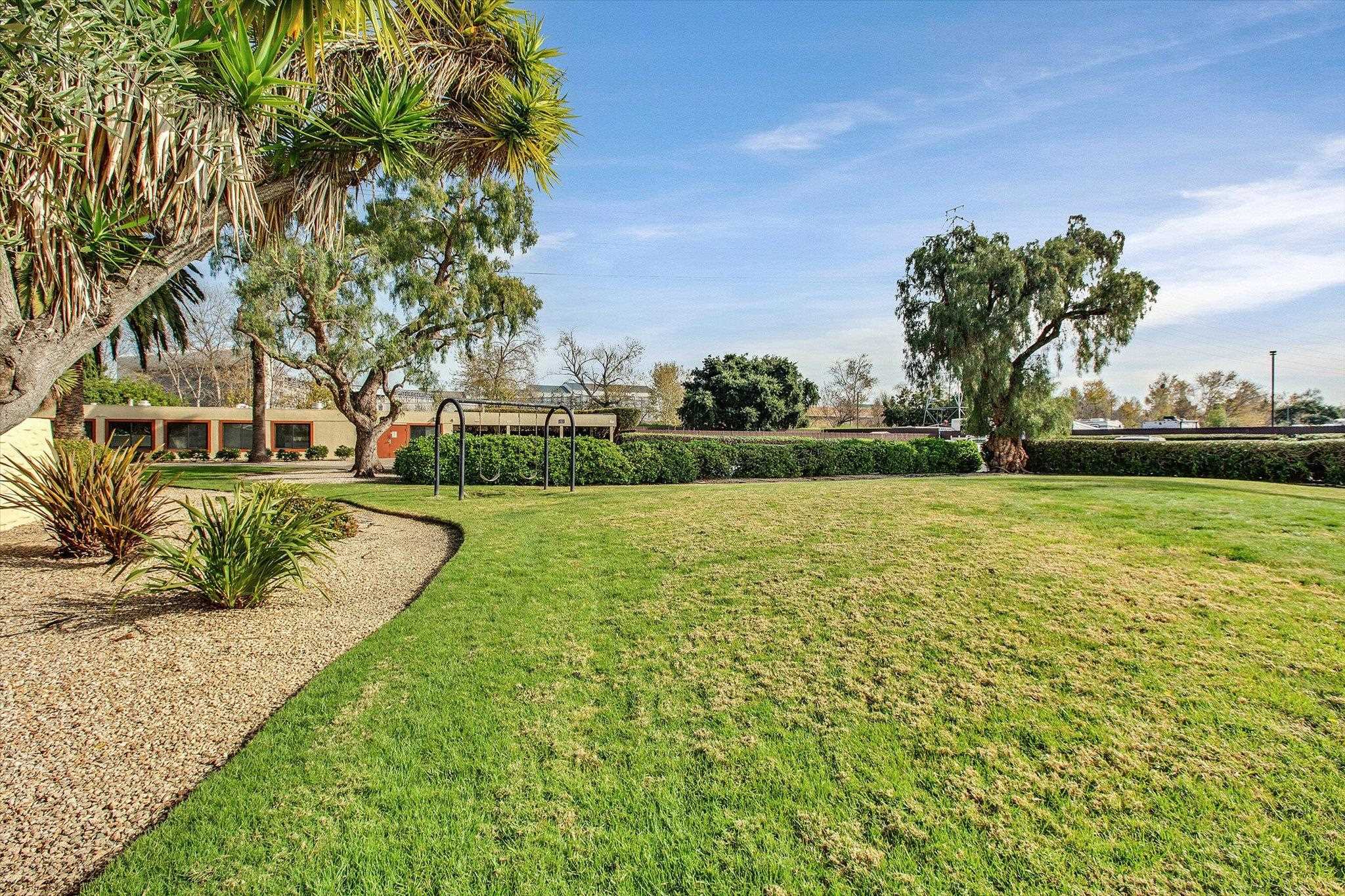 Detail Gallery Image 33 of 45 For 1075 Space Park Way #52,  Mountain View,  CA 94043 - 3 Beds | 2 Baths