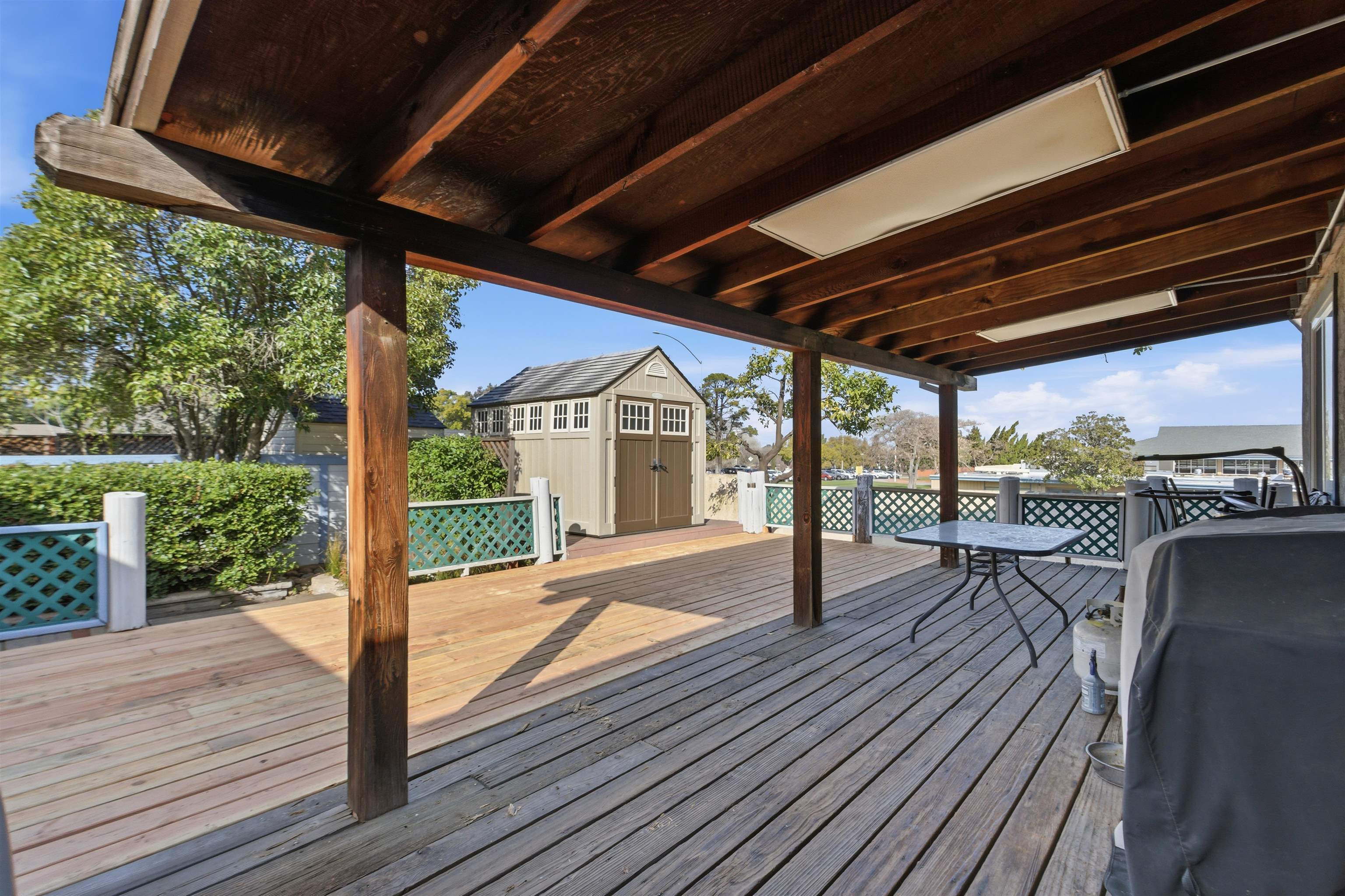 Detail Gallery Image 12 of 16 For 27 Barrie Dr, Pittsburg,  CA 94565 - 4 Beds | 3/1 Baths