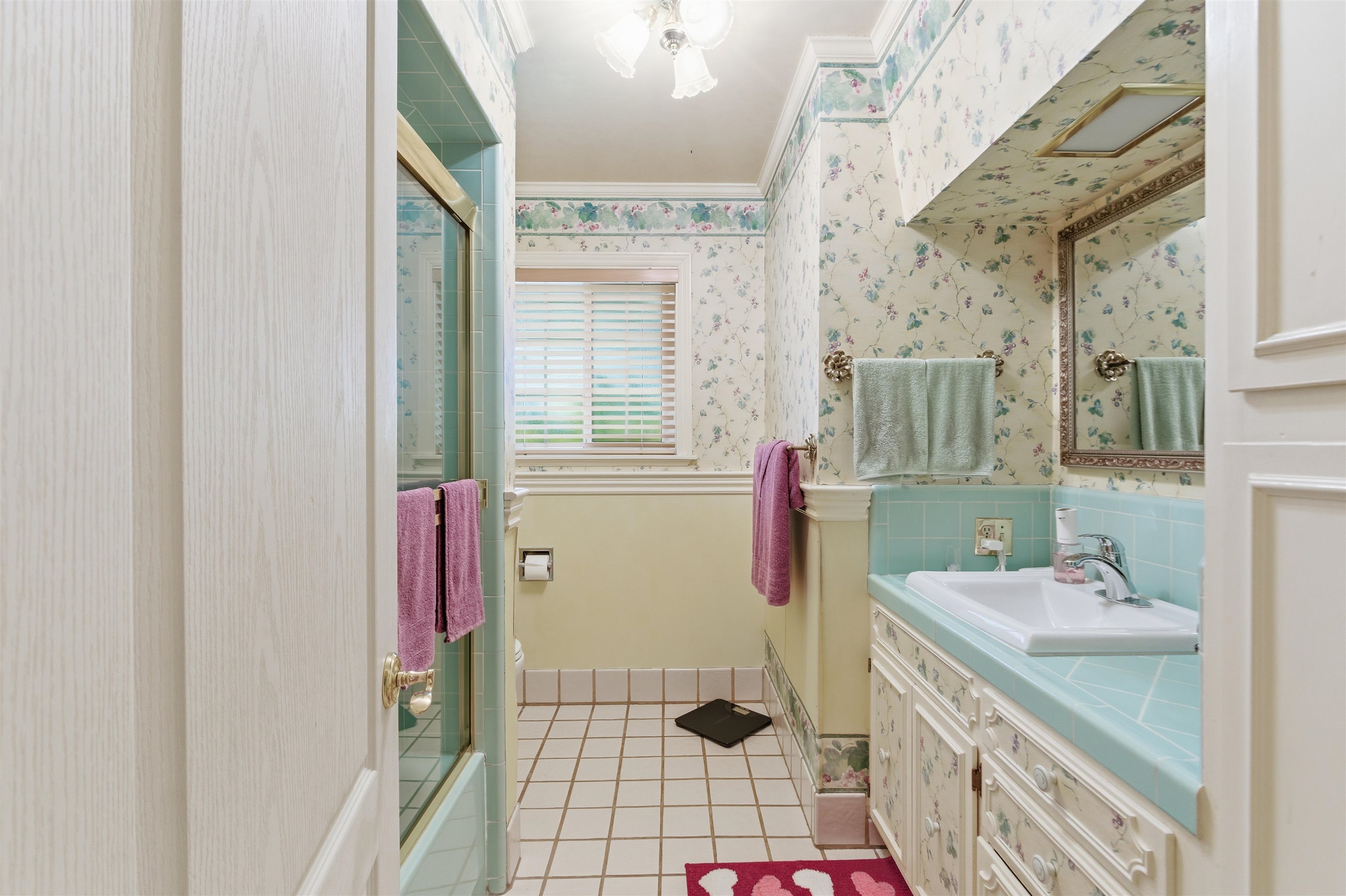 Detail Gallery Image 7 of 16 For 27 Barrie Dr, Pittsburg,  CA 94565 - 4 Beds | 3/1 Baths
