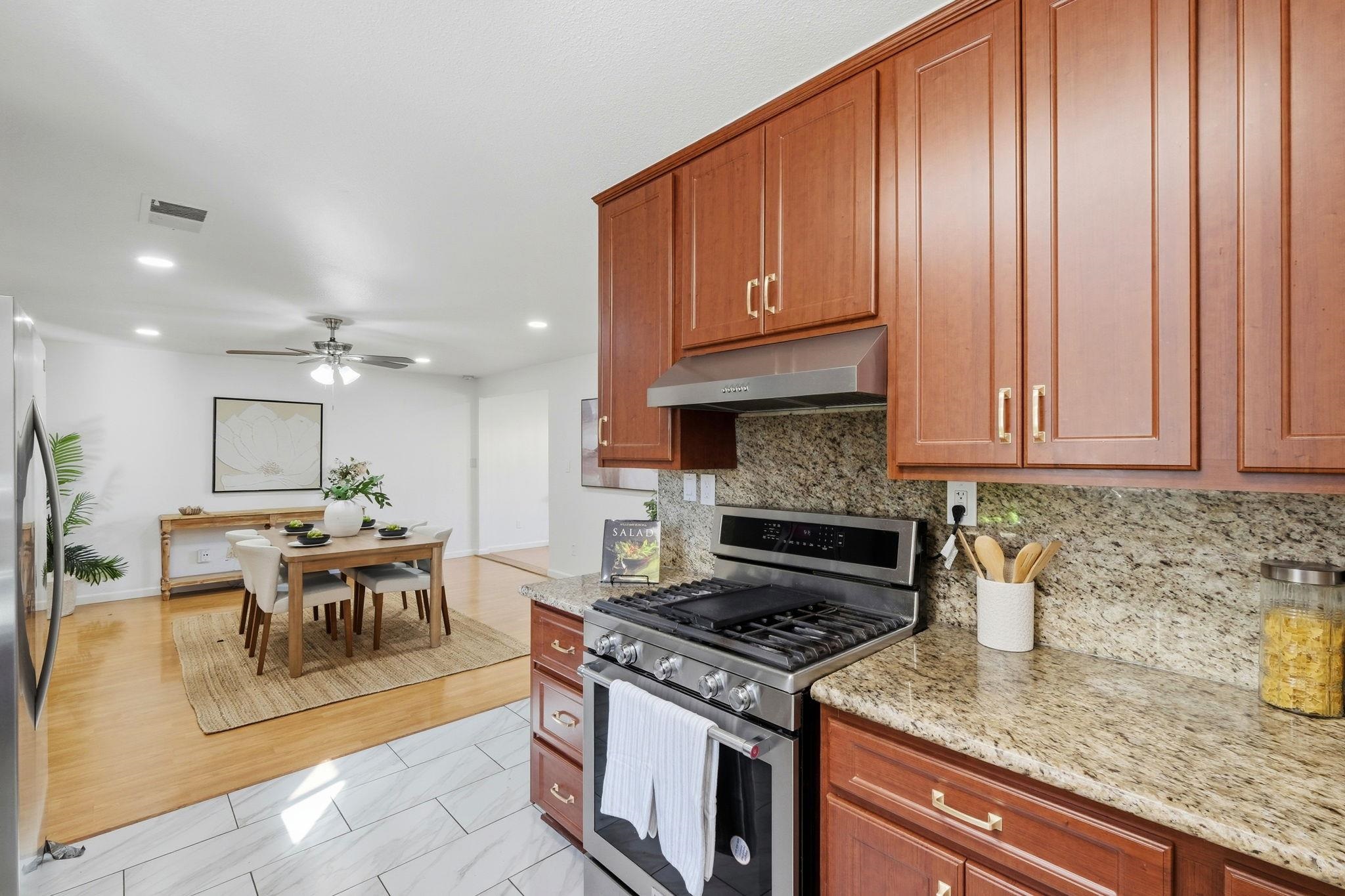 Detail Gallery Image 11 of 35 For 3861 Cosmic Pl, Fremont,  CA 94538 - 4 Beds | 2/1 Baths