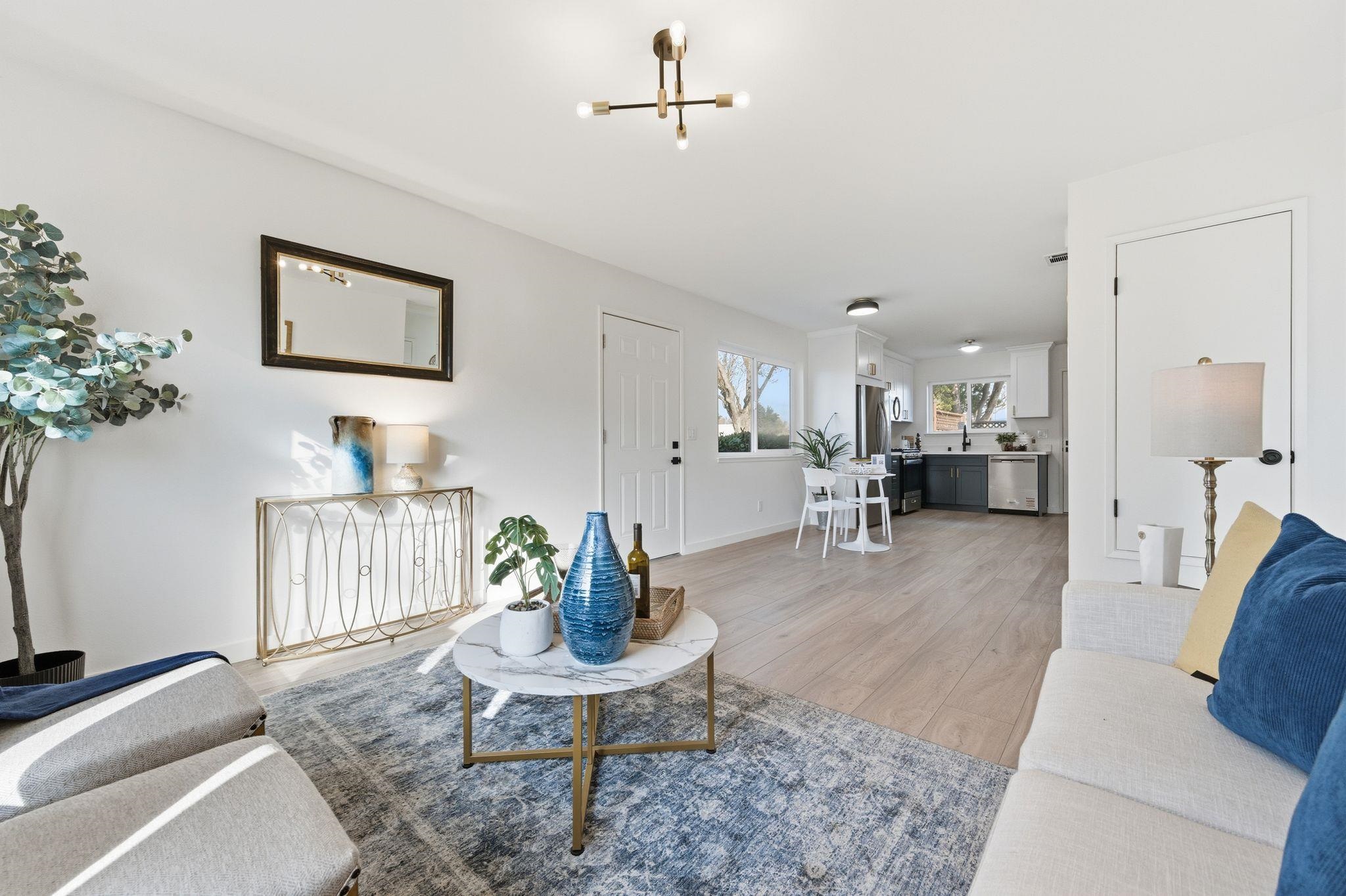 Photo #3: 41122957 Listing: Photo #3