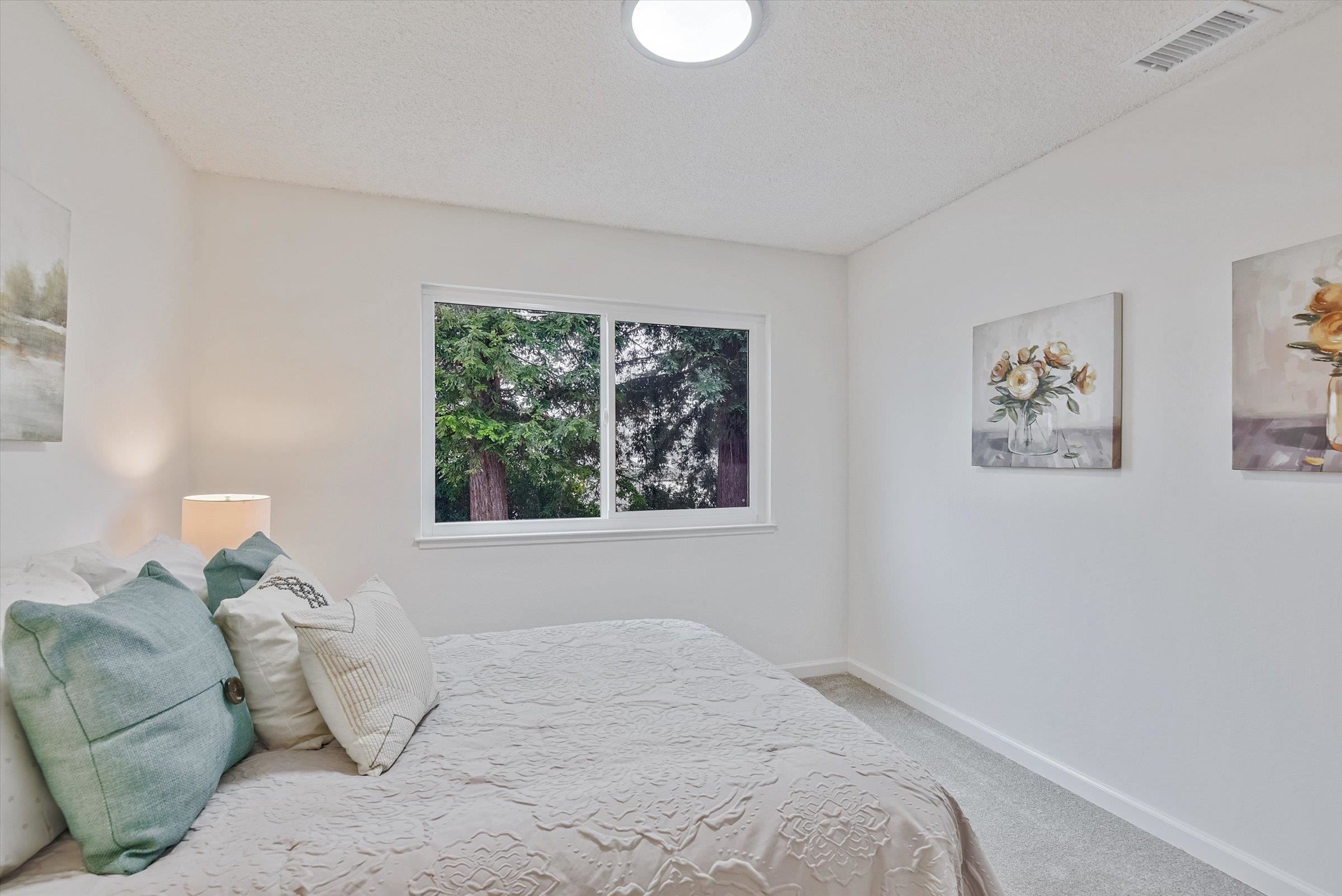 Detail Gallery Image 13 of 33 For 1524 Ridgewood Dr, Martinez,  CA 94553 - 4 Beds | 2/1 Baths